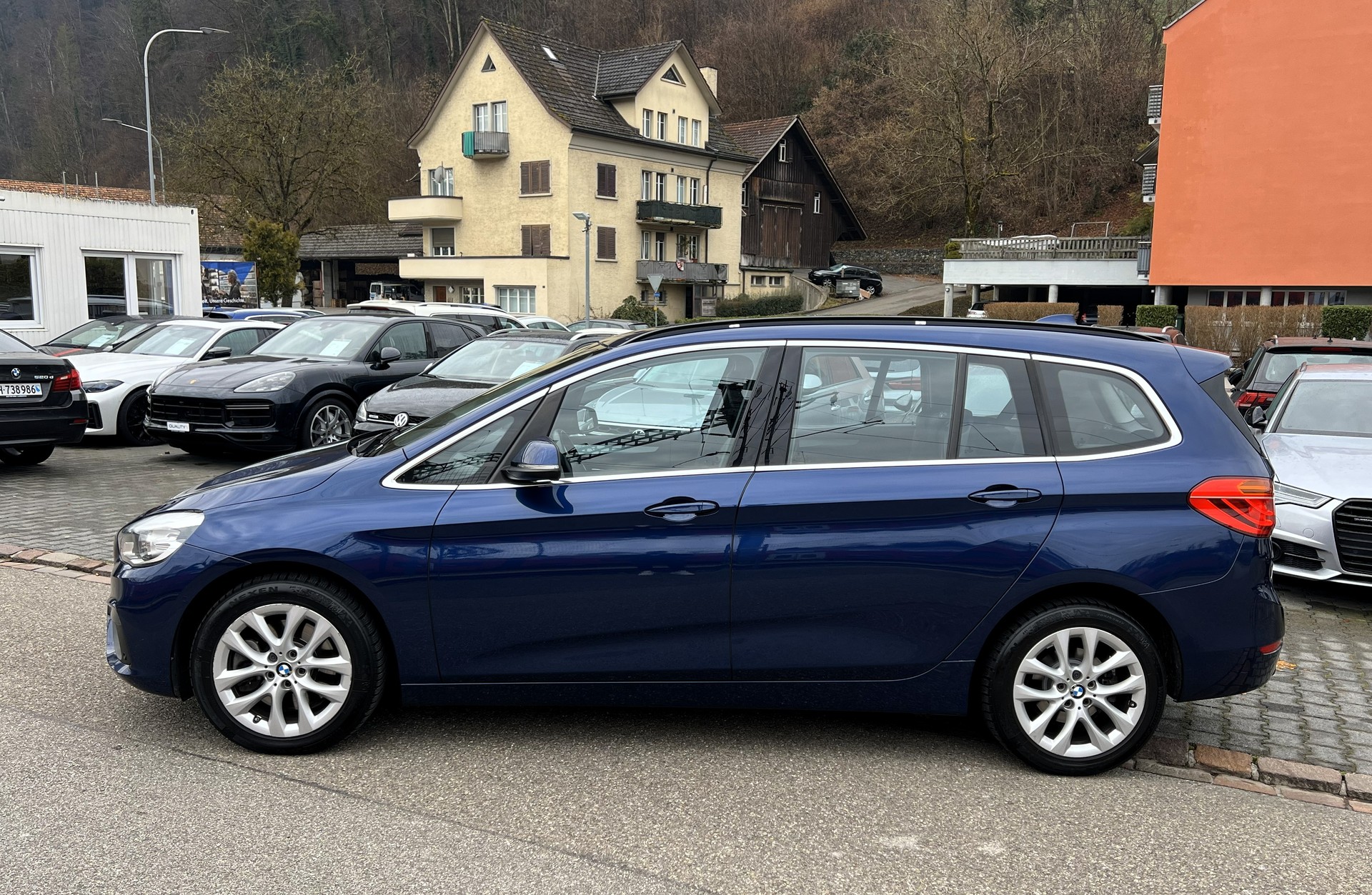 BMW 220d xDrive Gran Tourer 7-Plätzer-image-1