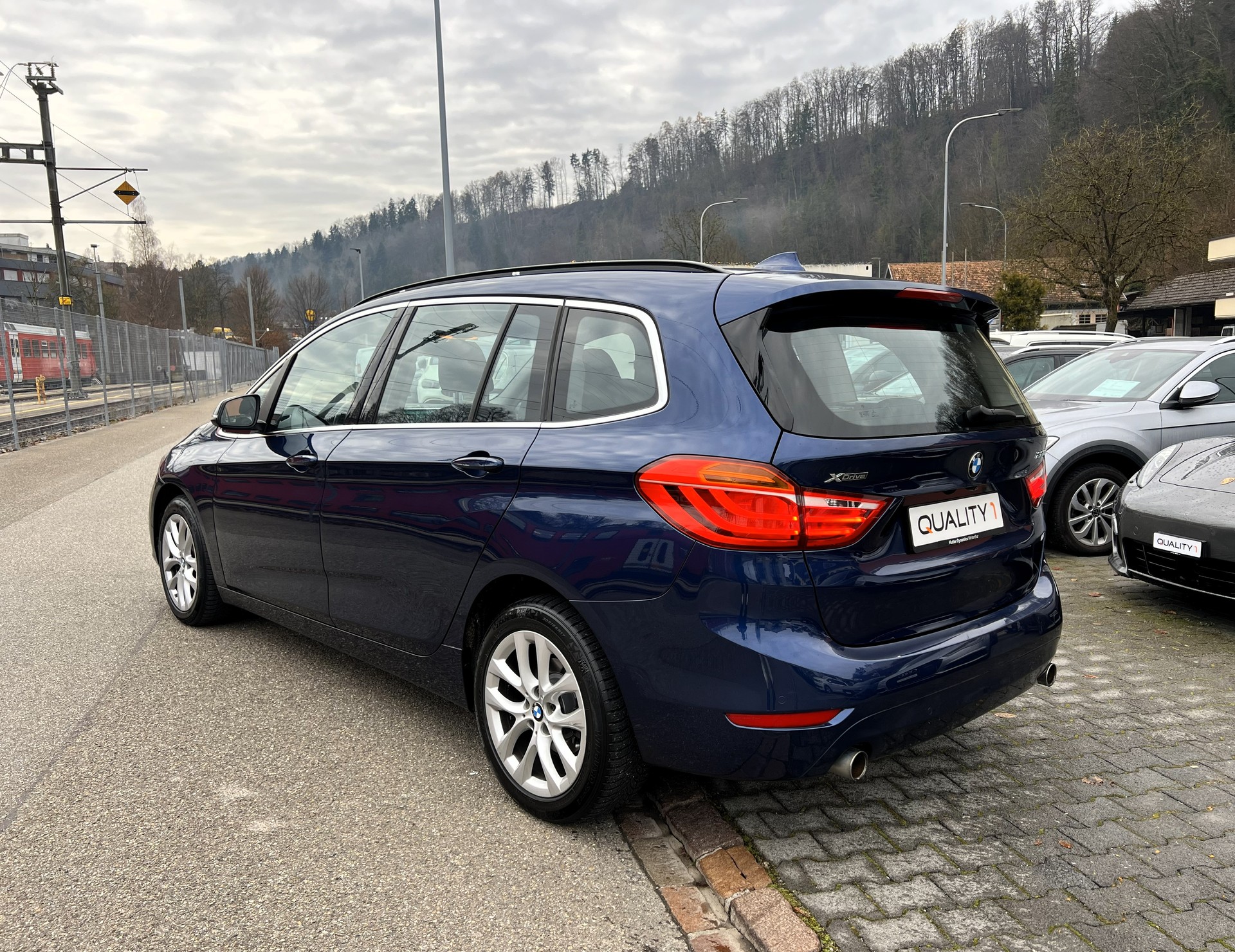 BMW 220d xDrive Gran Tourer 7-Plätzer-image-2