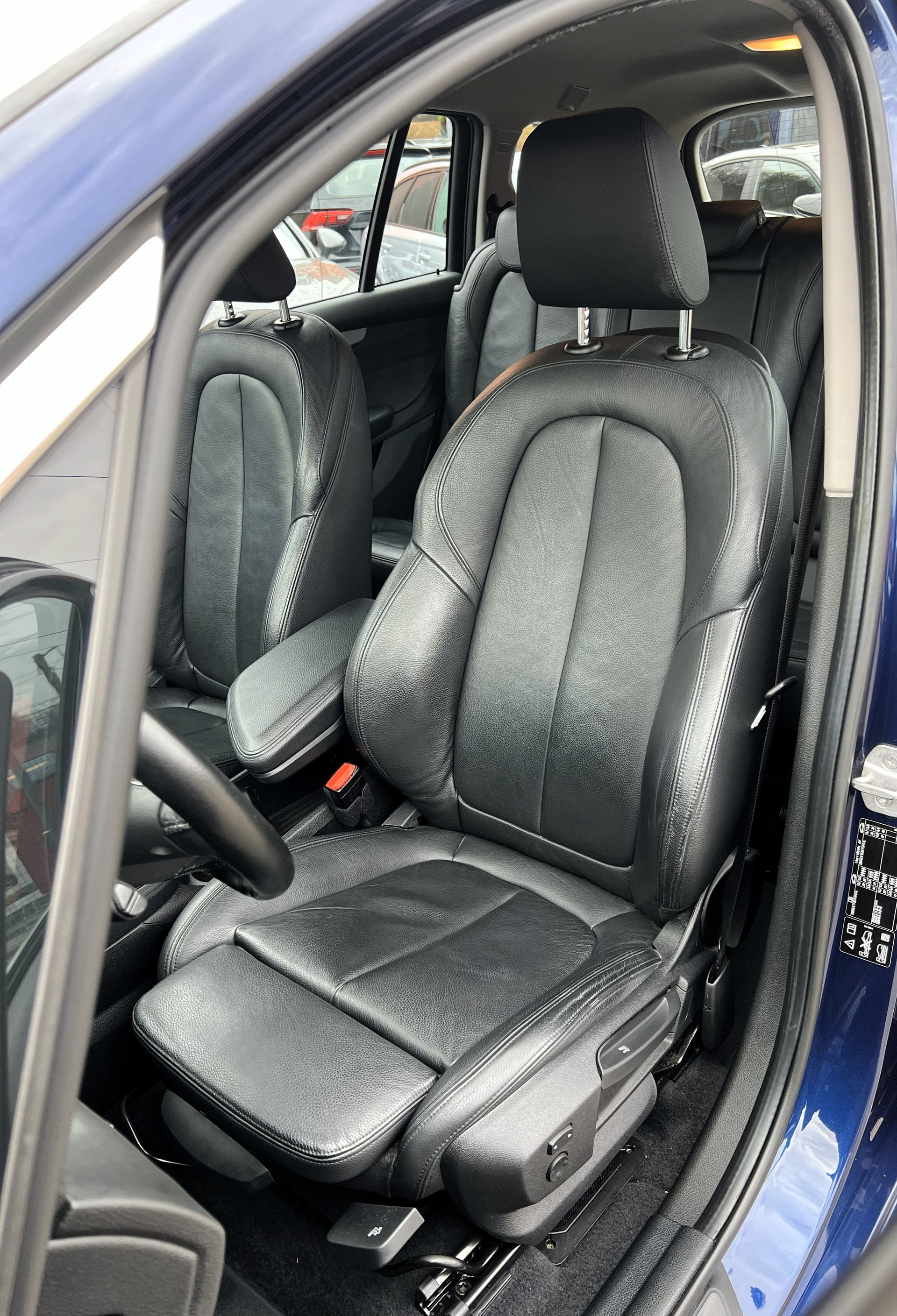 BMW 220d xDrive Gran Tourer 7-Plätzer-image-18