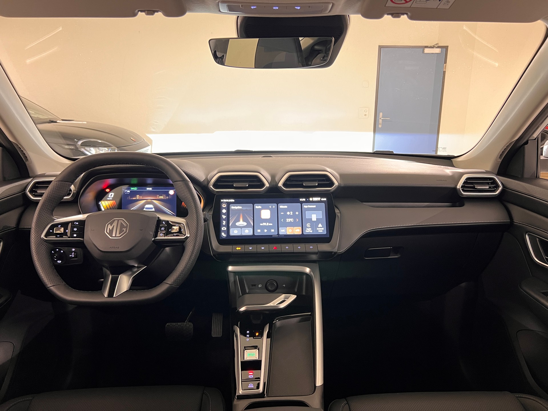 MG ZS 1.5 Hybrid+ Luxury-image-10