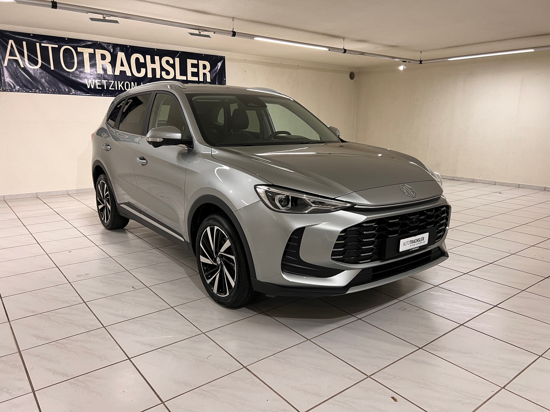 MG ZS 1.5 Hybrid+ Luxury-image-2