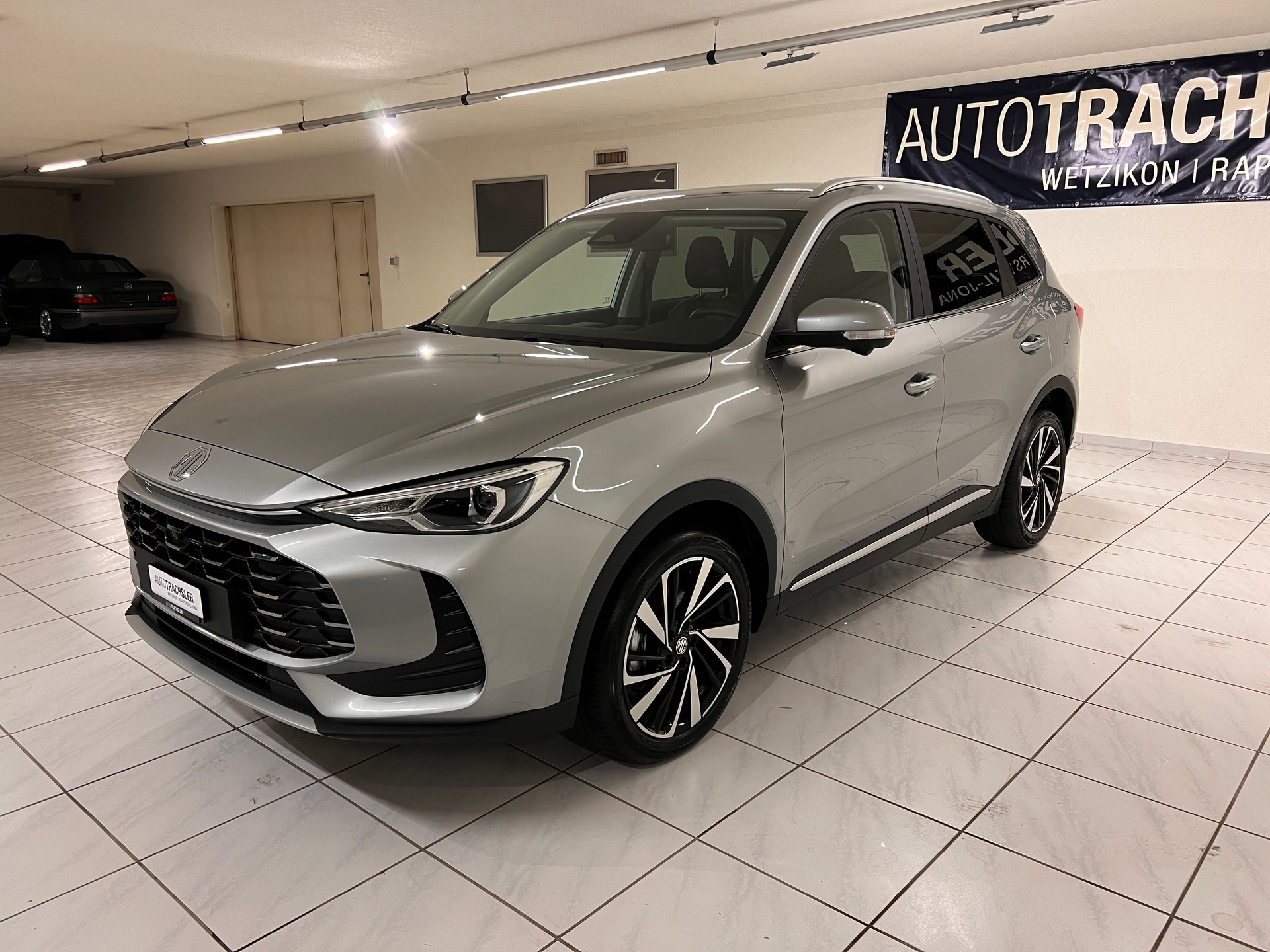 MG ZS 1.5 Hybrid+ Luxury-image-3
