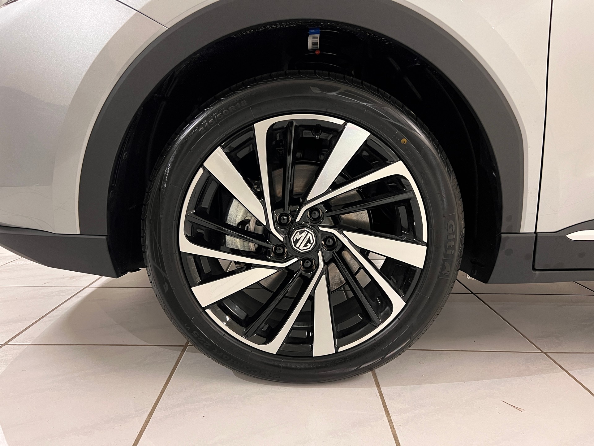 MG ZS 1.5 Hybrid+ Luxury-image-5