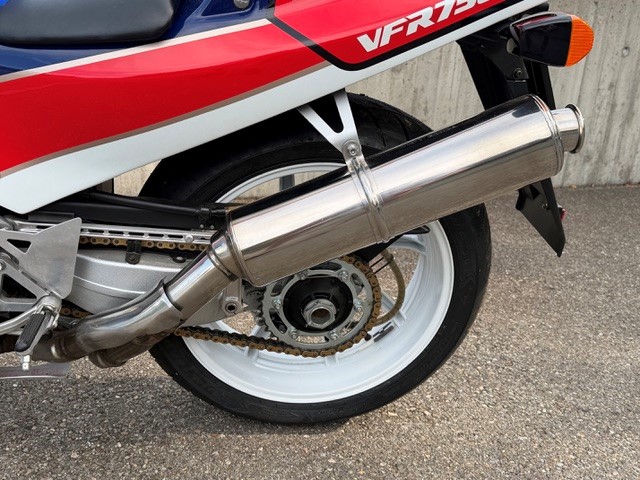 HONDA R / RC30-image-9