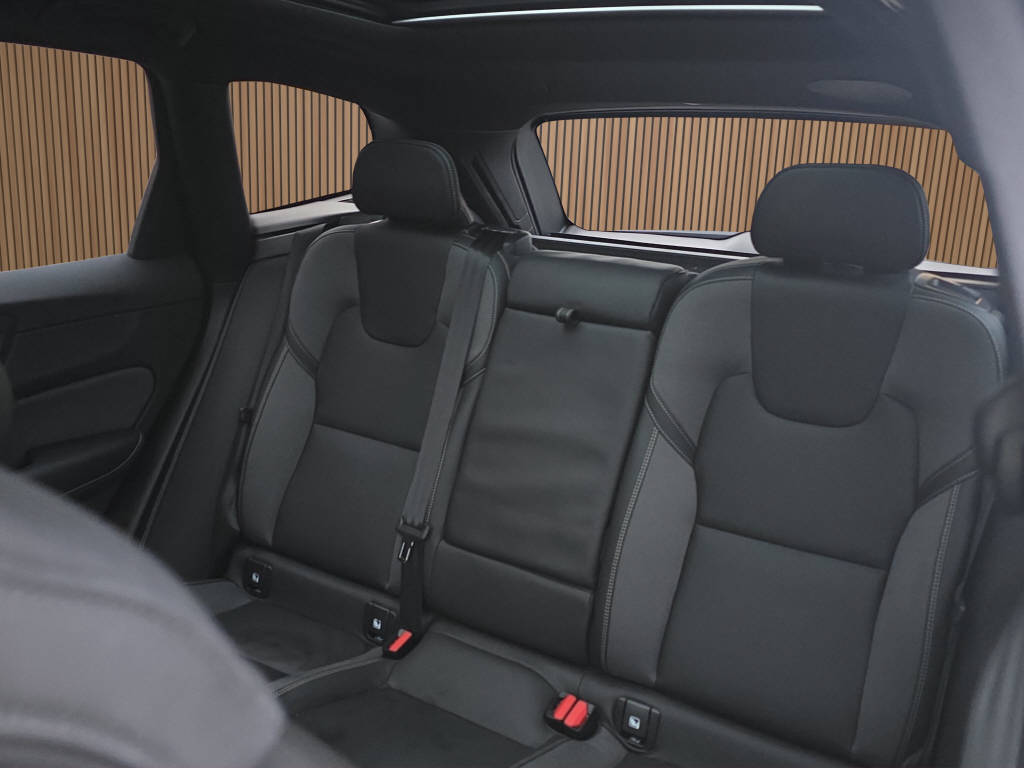 VOLVO XC60 2.0 B5 MH Ultra Dark AWD-image-19
