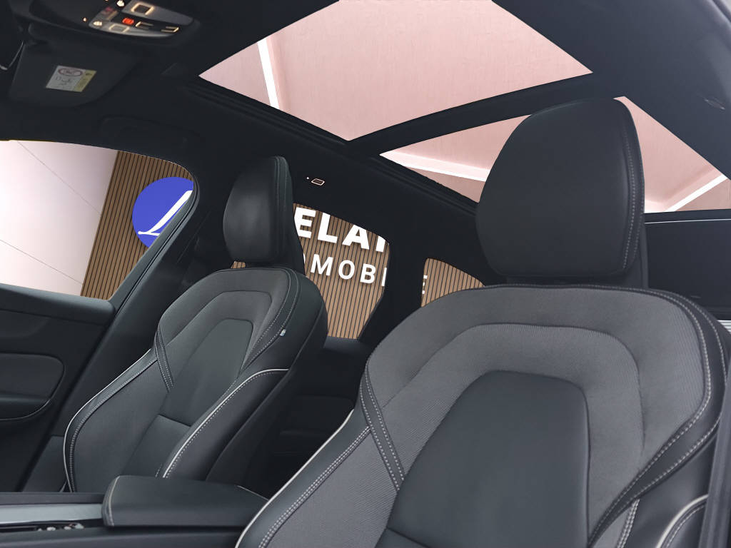 VOLVO XC60 2.0 B5 MH Ultra Dark AWD-image-12