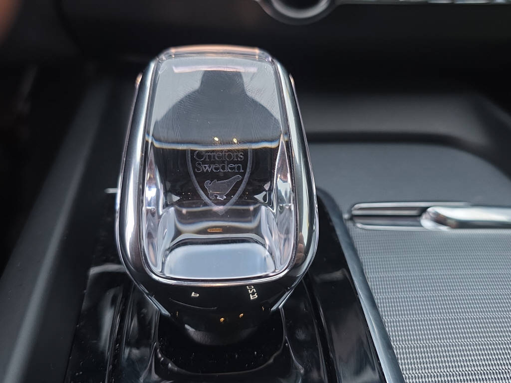 VOLVO XC60 2.0 B5 MH Ultra Dark AWD-image-20