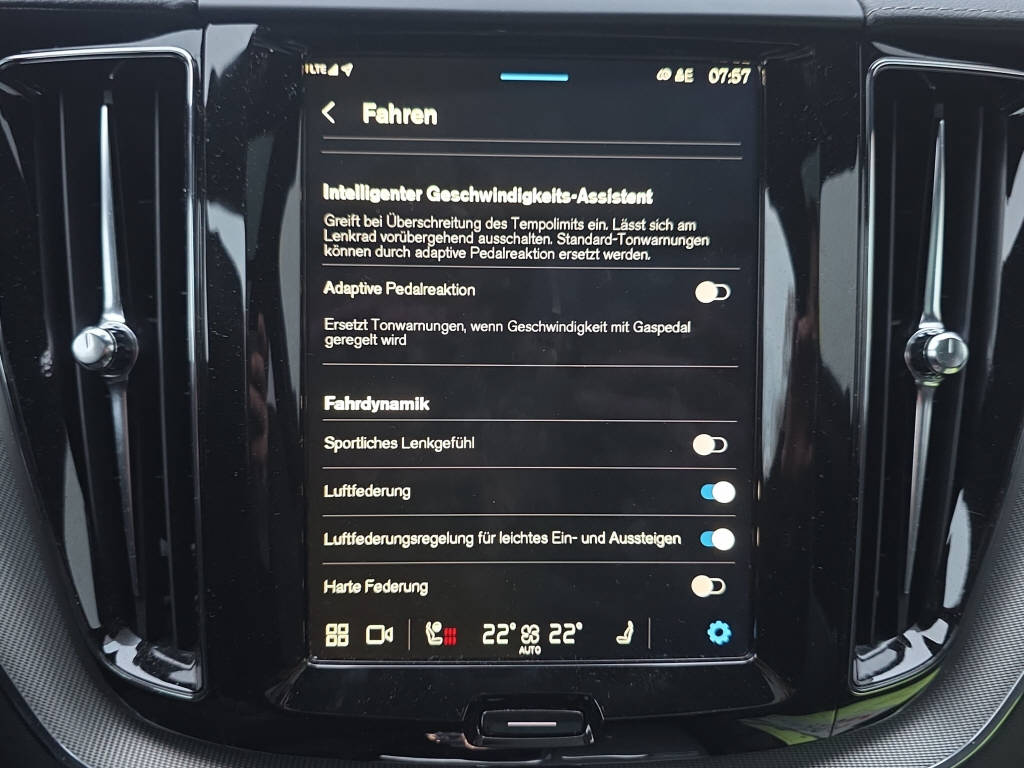 VOLVO XC60 2.0 B5 MH Ultra Dark AWD-image-24