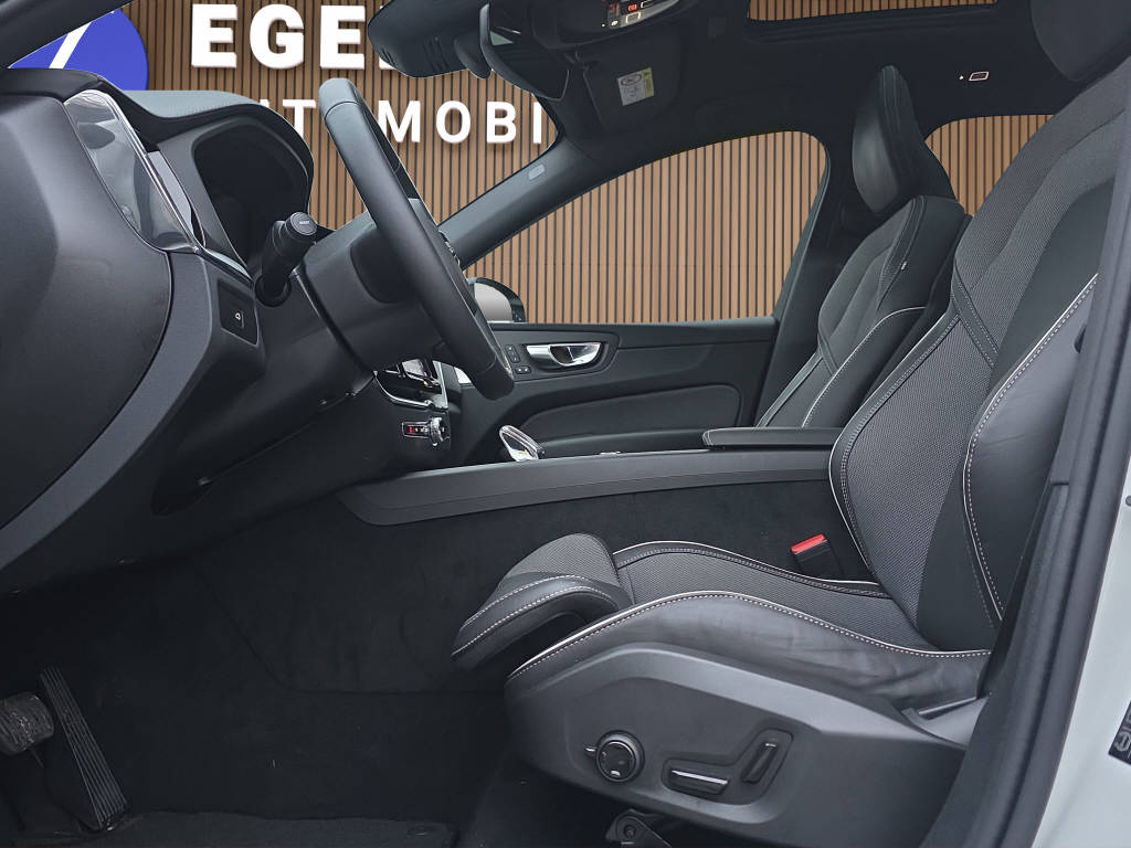 VOLVO XC60 2.0 B5 MH Ultra Dark AWD-image-11