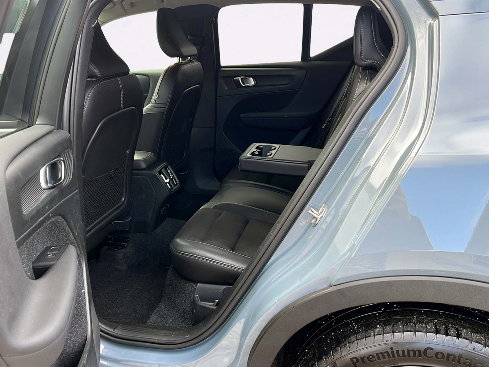 VOLVO XC40 T3 Momentum Geartronic-image-10