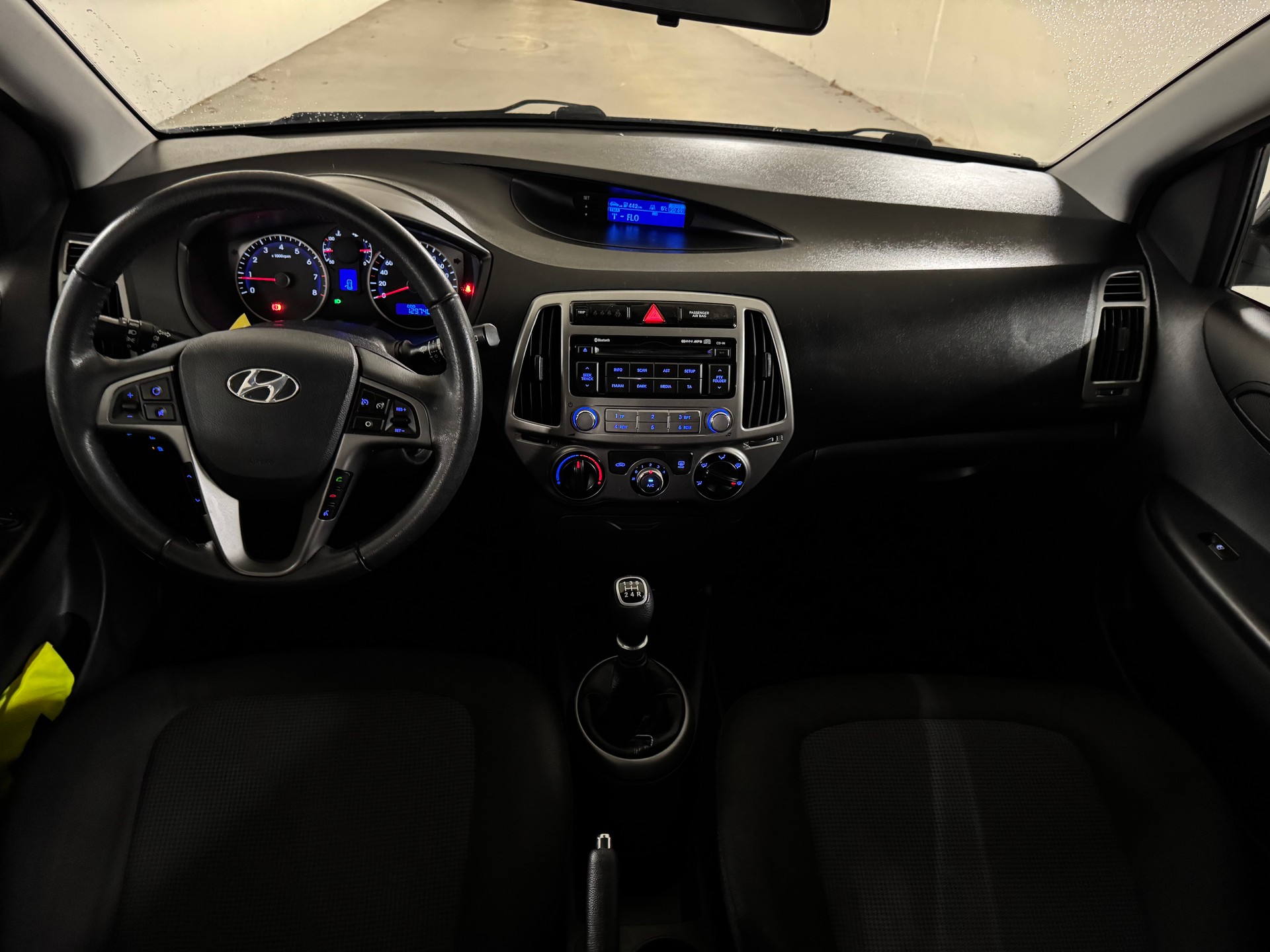 HYUNDAI i20 1.2 Comfort BlueDrive-image-9
