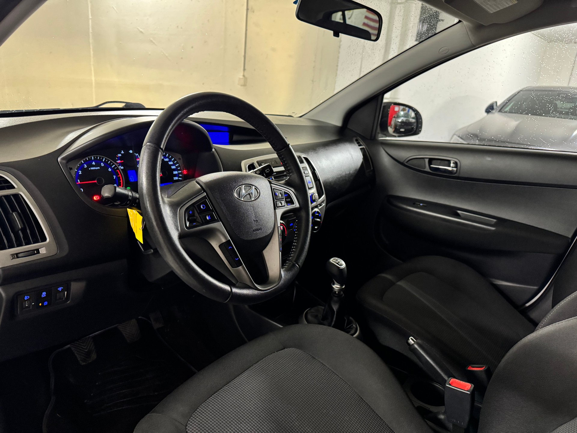 HYUNDAI i20 1.2 Comfort BlueDrive-image-8