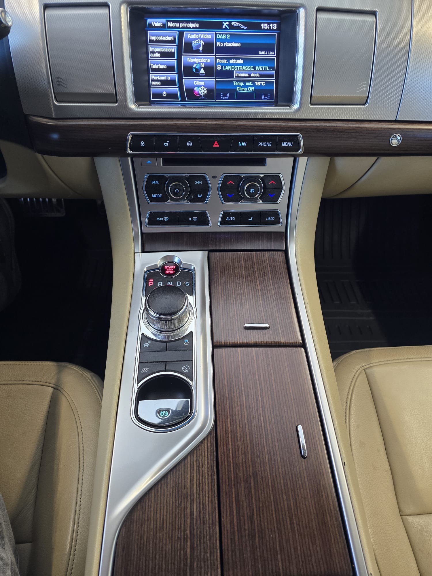 JAGUAR XF Sportbrake 3.0d S V6 Premium Luxury-image-13