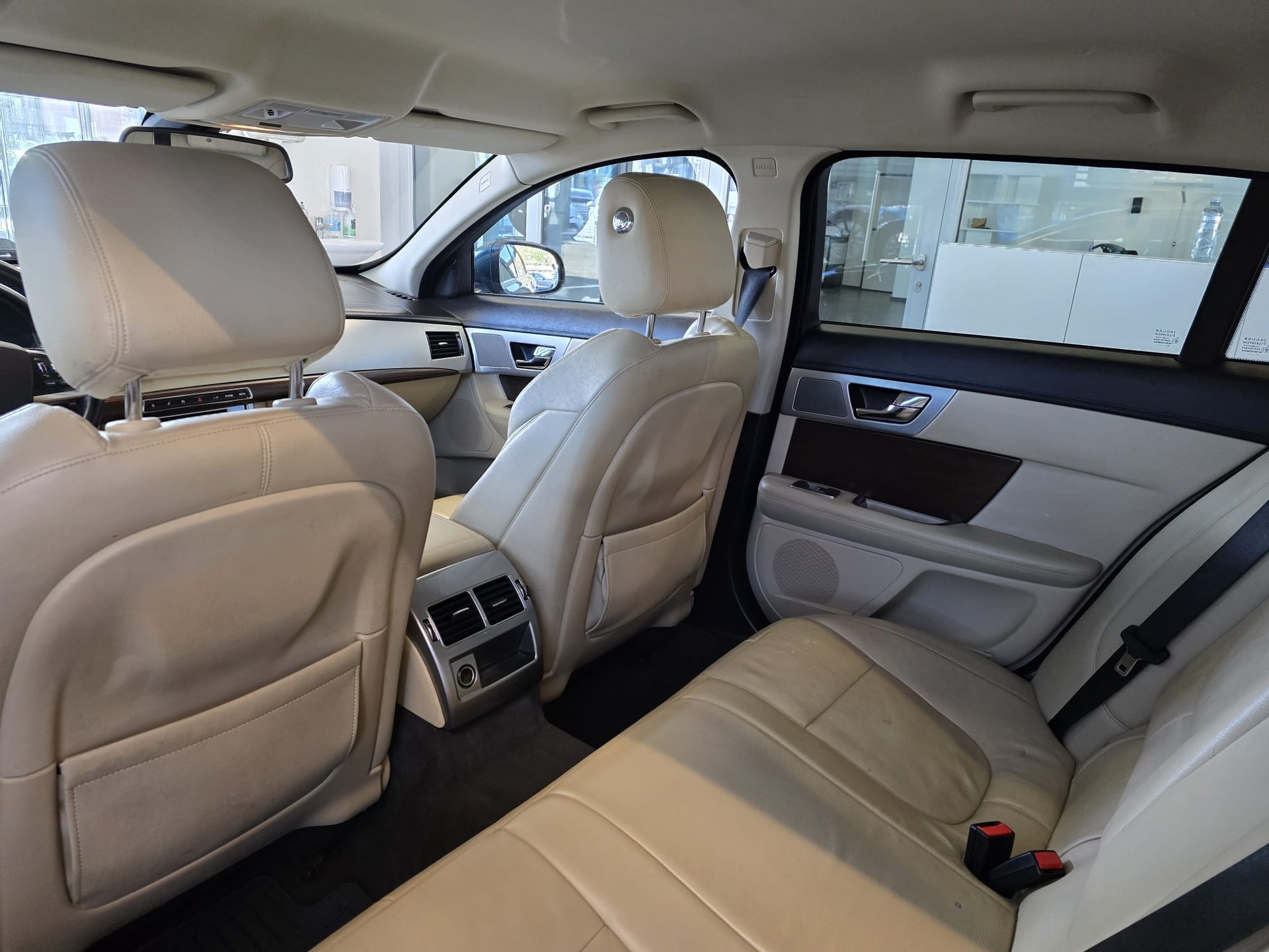 JAGUAR XF Sportbrake 3.0d S V6 Premium Luxury-image-14