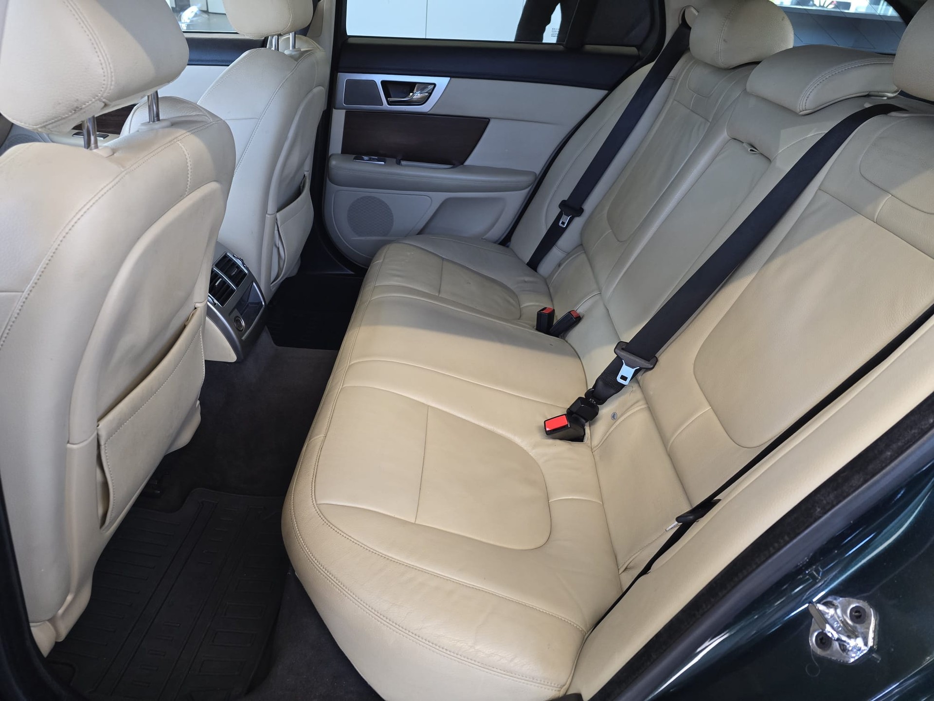 JAGUAR XF Sportbrake 3.0d S V6 Premium Luxury-image-15
