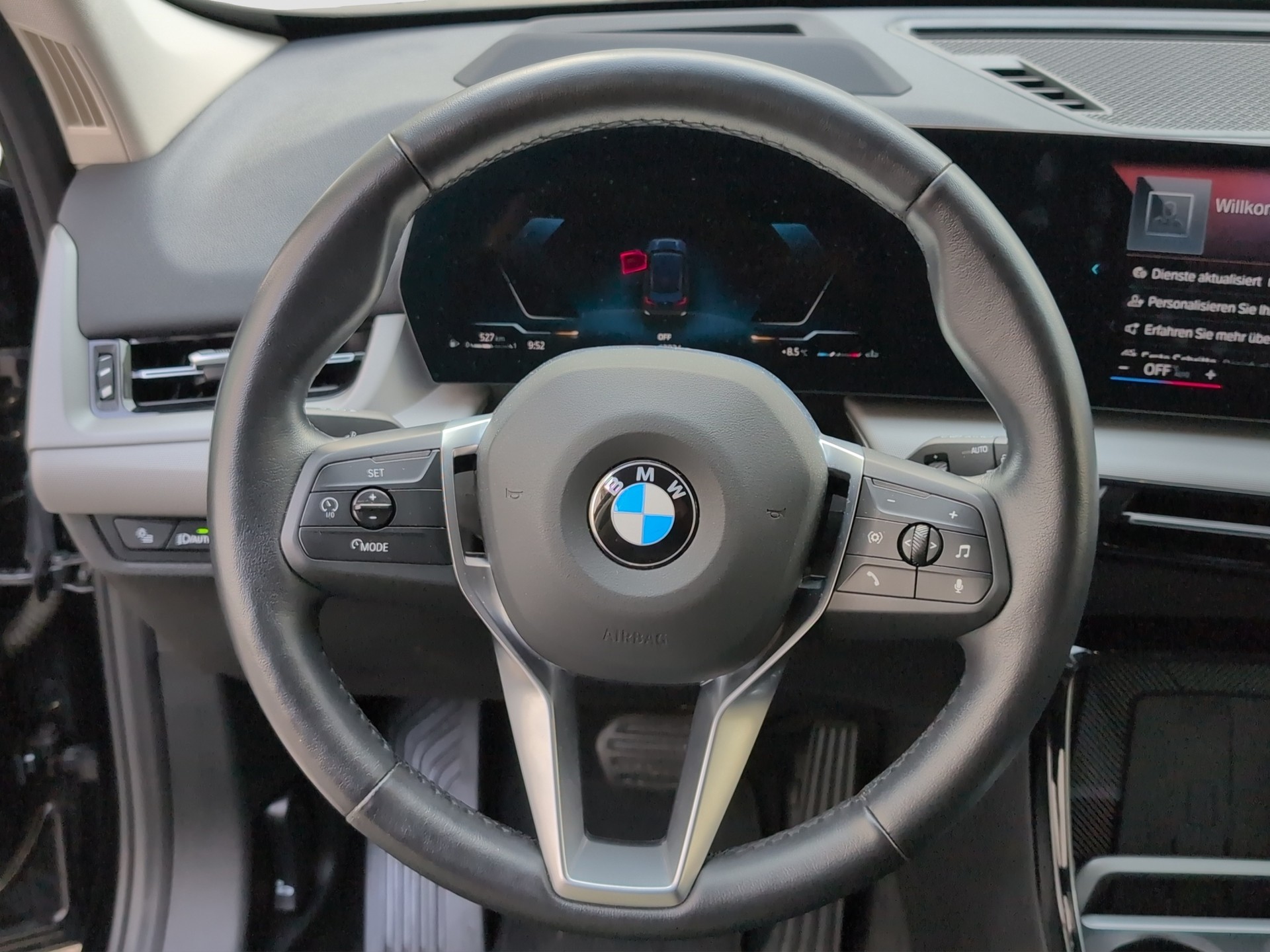 BMW X1 xDrive 20d 48V-image-9