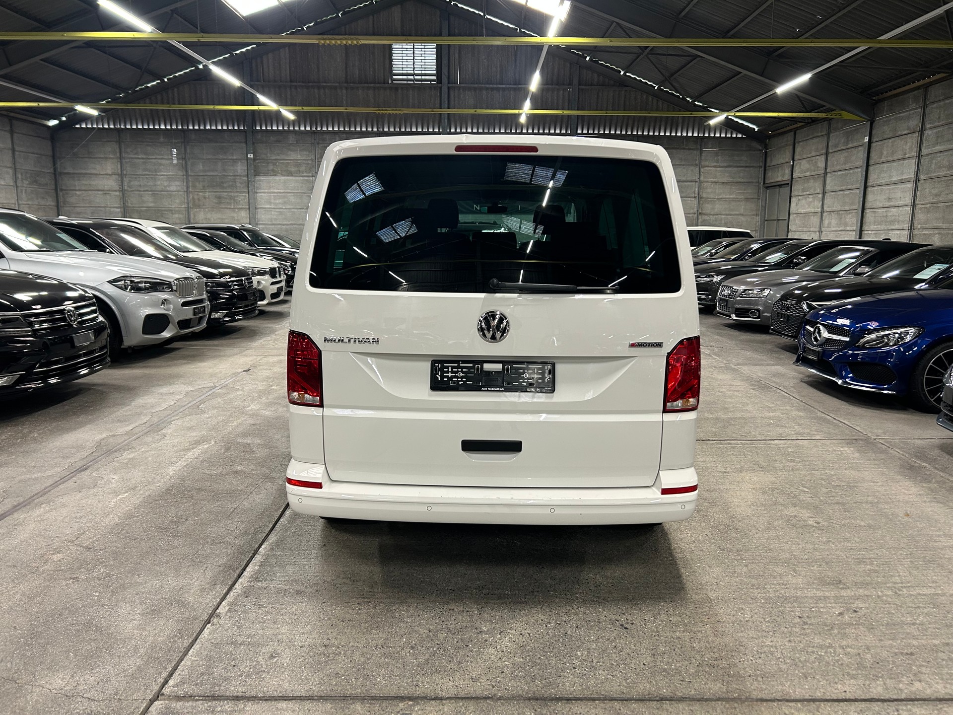 VW T6.1 Multivan 2.0 TDI Trendline Liberty 4Motion DSG-image-4