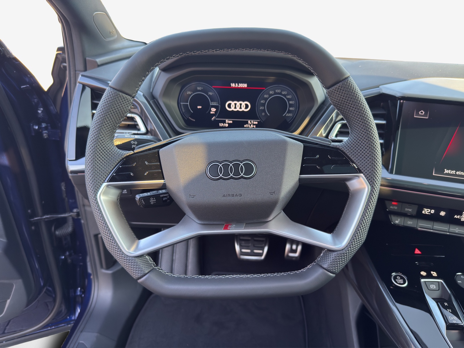 AUDI Q4 e-tron 45 Attraction quattro-image-9