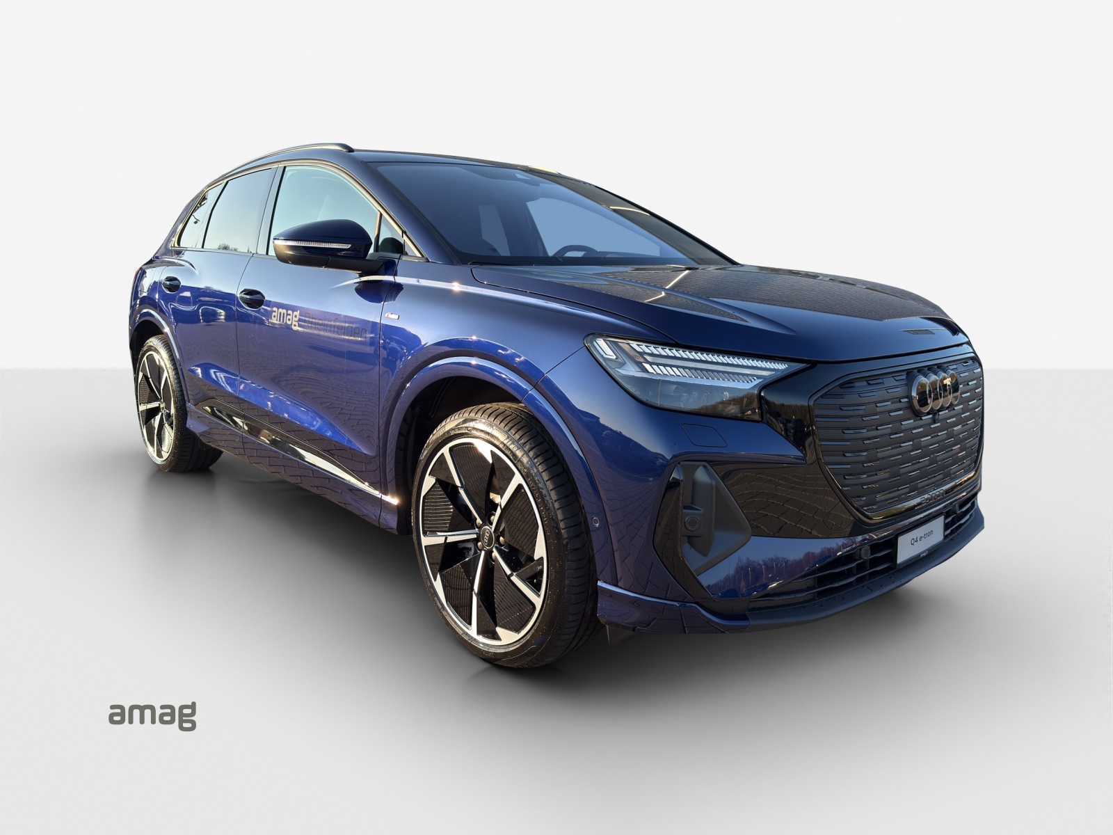 AUDI Q4 e-tron 45 Attraction quattro-image-5