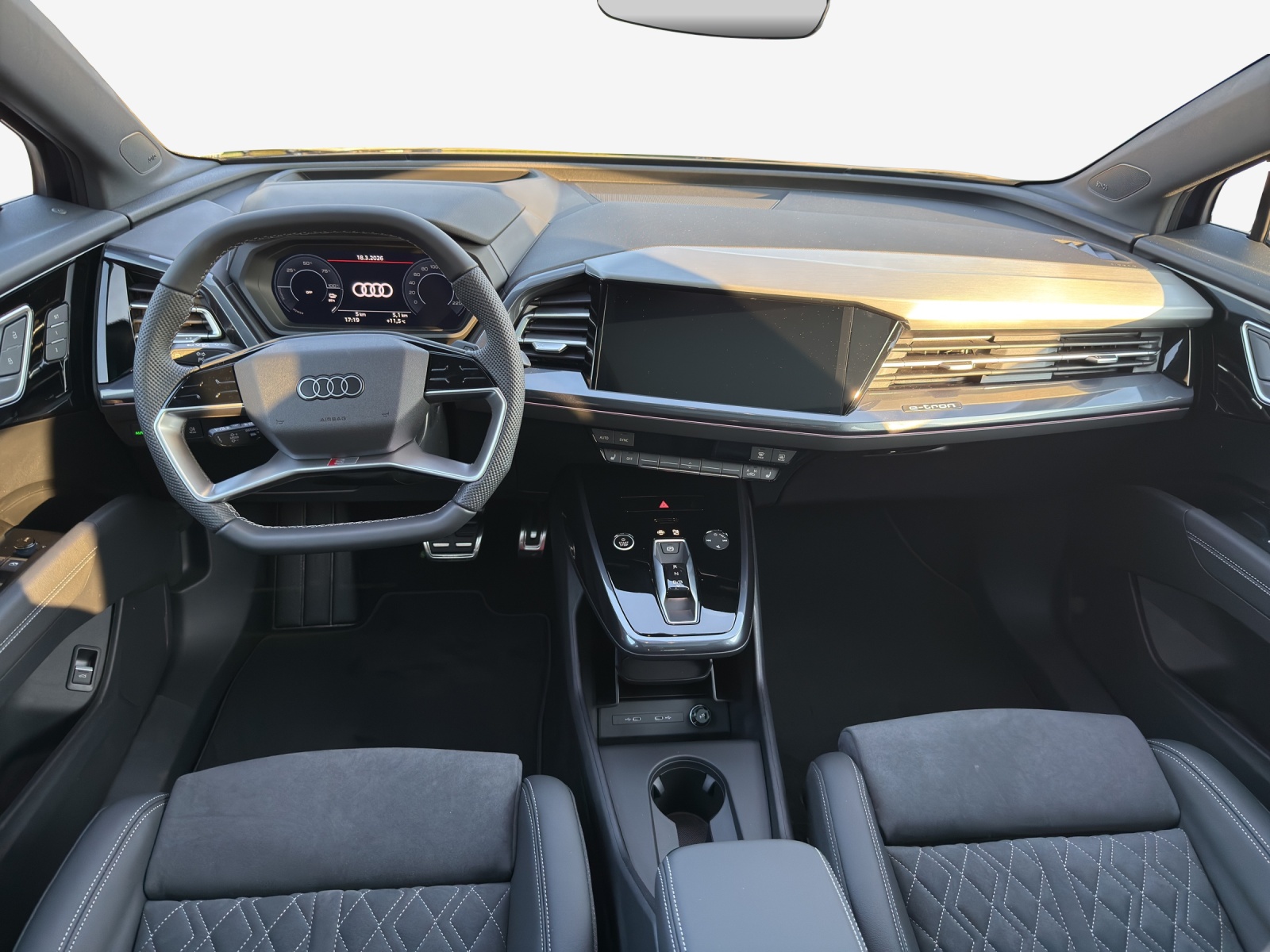 AUDI Q4 e-tron 45 Attraction quattro-image-8
