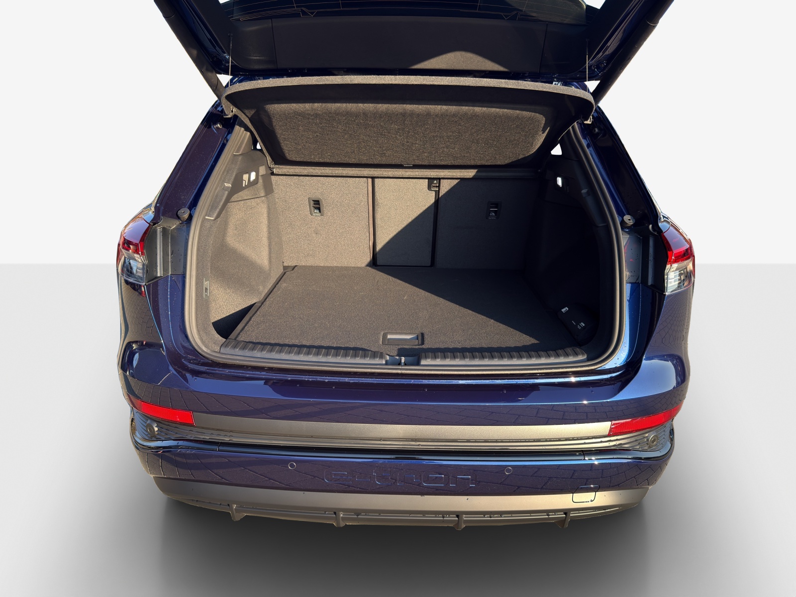 AUDI Q4 e-tron 45 Attraction quattro-image-12