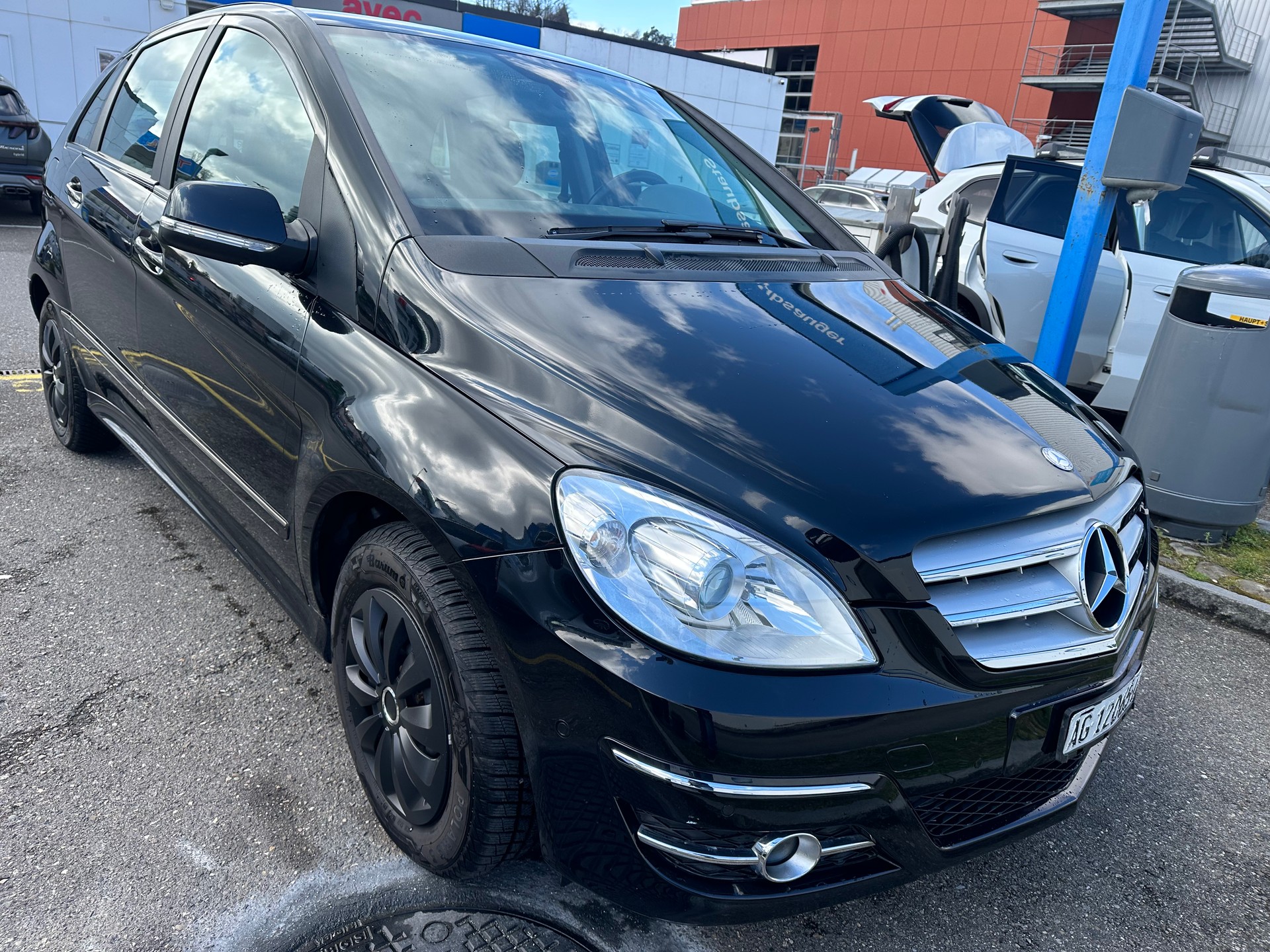 MERCEDES-BENZ B 180 Compact Star Autotronic-image-1