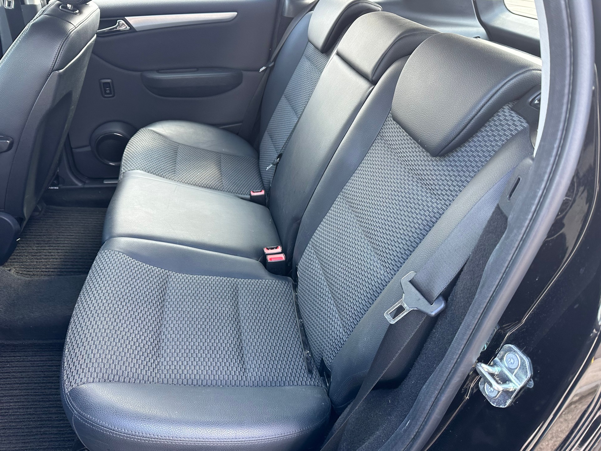 MERCEDES-BENZ B 180 Compact Star Autotronic-image-7