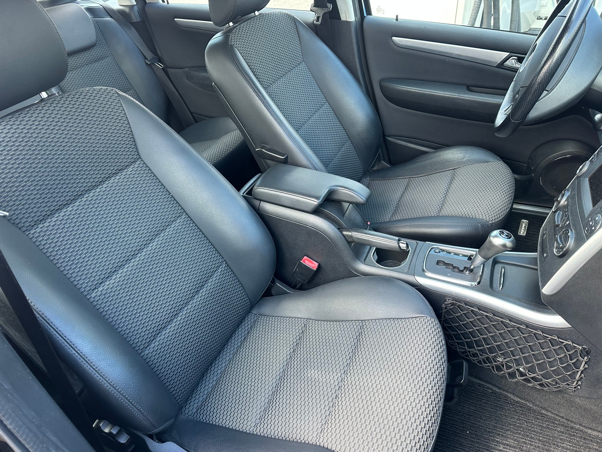 MERCEDES-BENZ B 180 Compact Star Autotronic-image-8