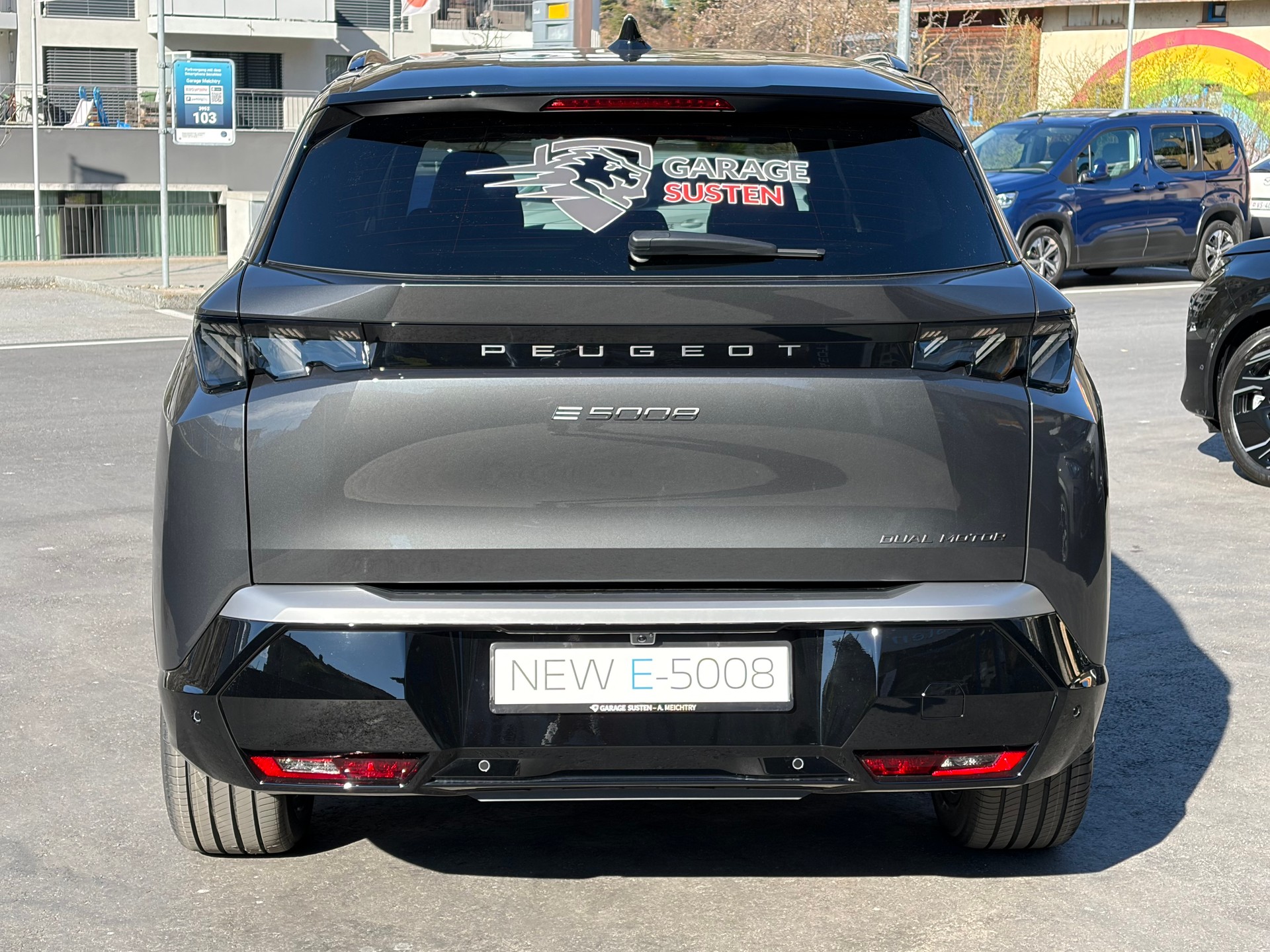 PEUGEOT 5008 210 73kWh GT Exclusive-image-3