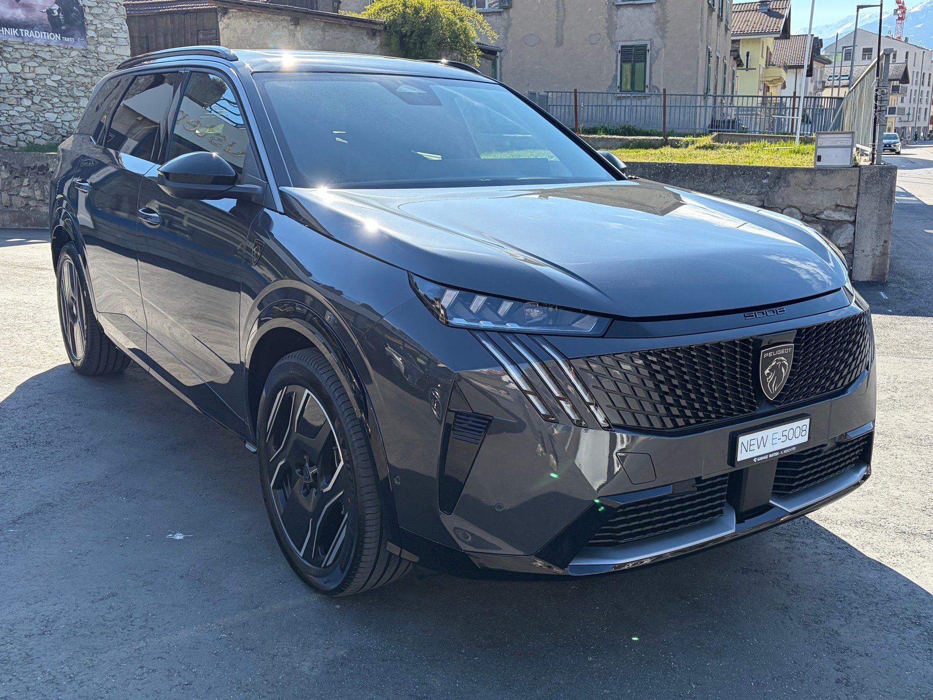 PEUGEOT 5008 210 73kWh GT Exclusive-image-6