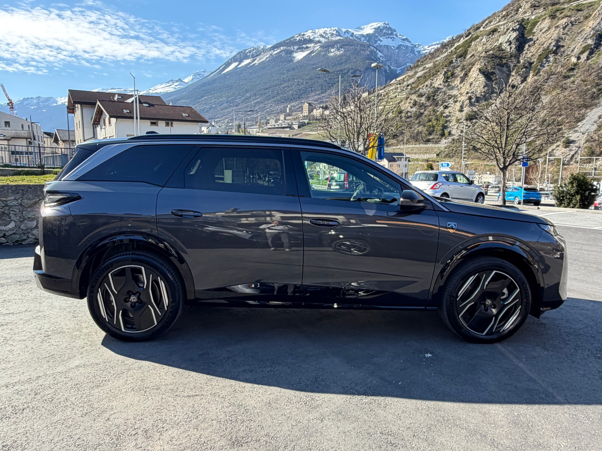 PEUGEOT 5008 210 73kWh GT Exclusive-image-5