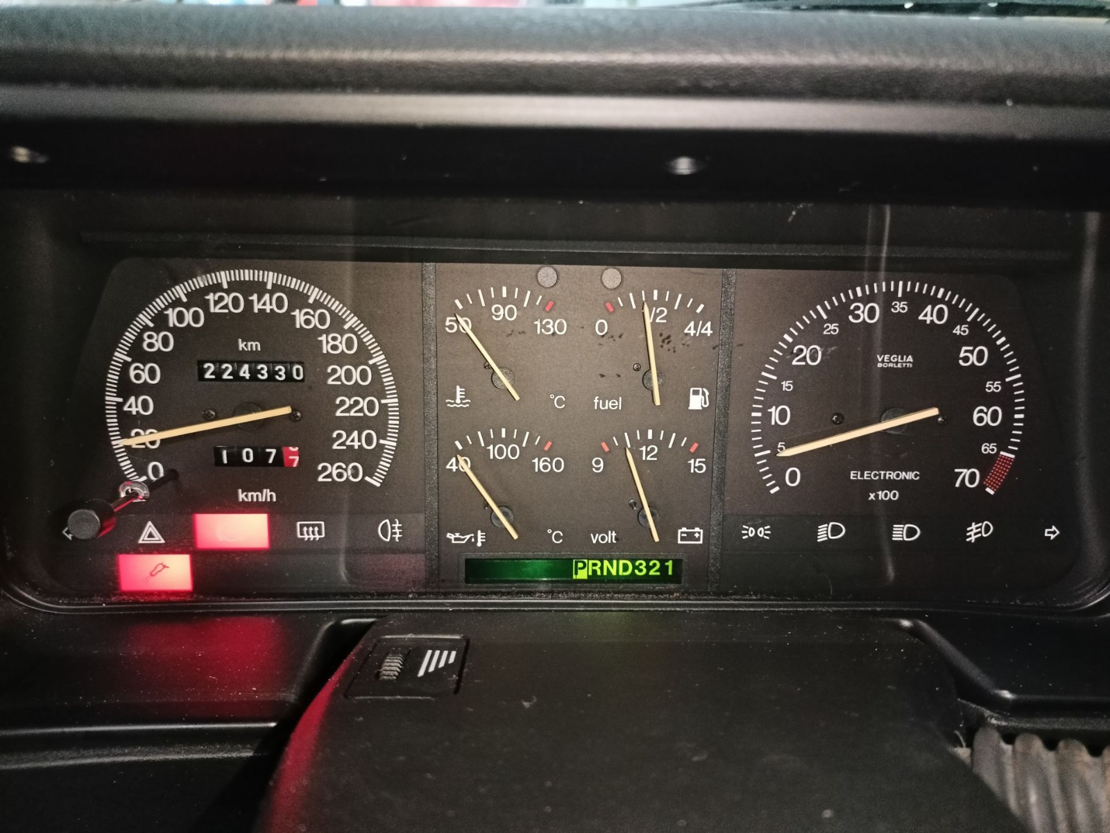 LANCIA Thema 3.0 V6 LS-image-11