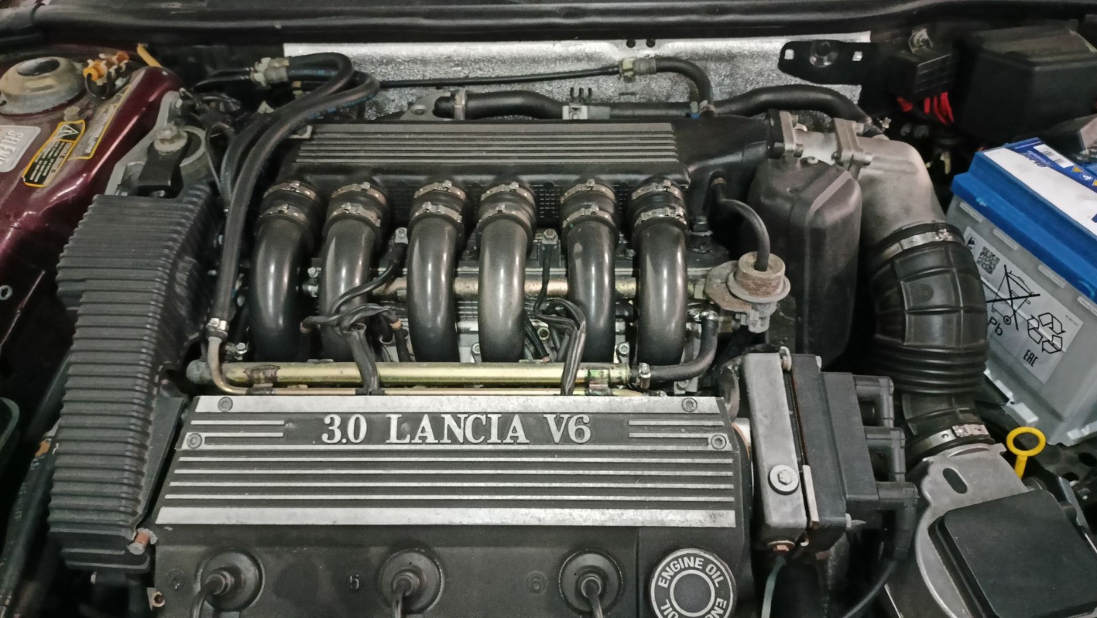 LANCIA Thema 3.0 V6 LS-image-13