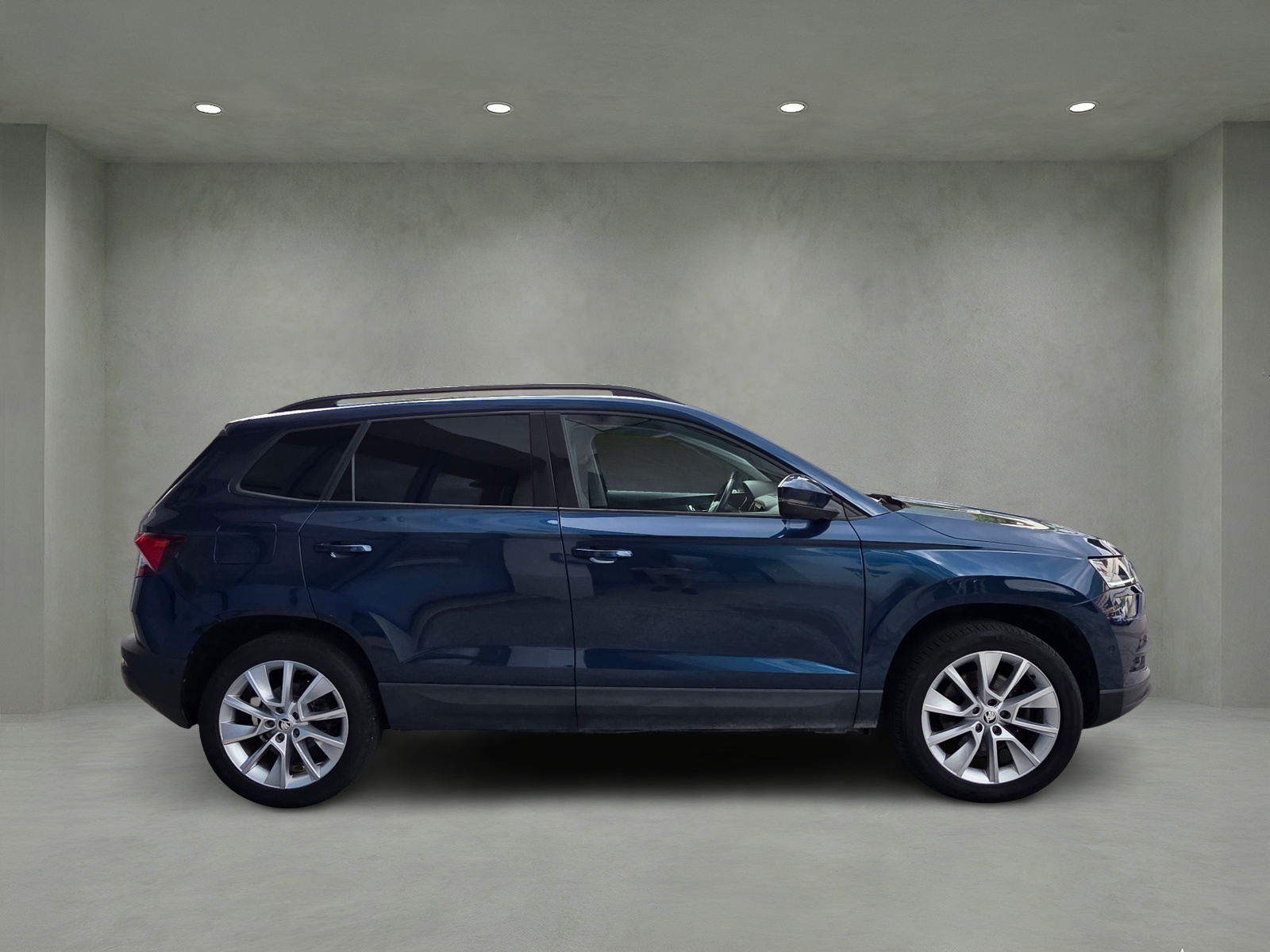 SKODA Karoq 2.0 TDI CR Style 4x4 DSG-image-4
