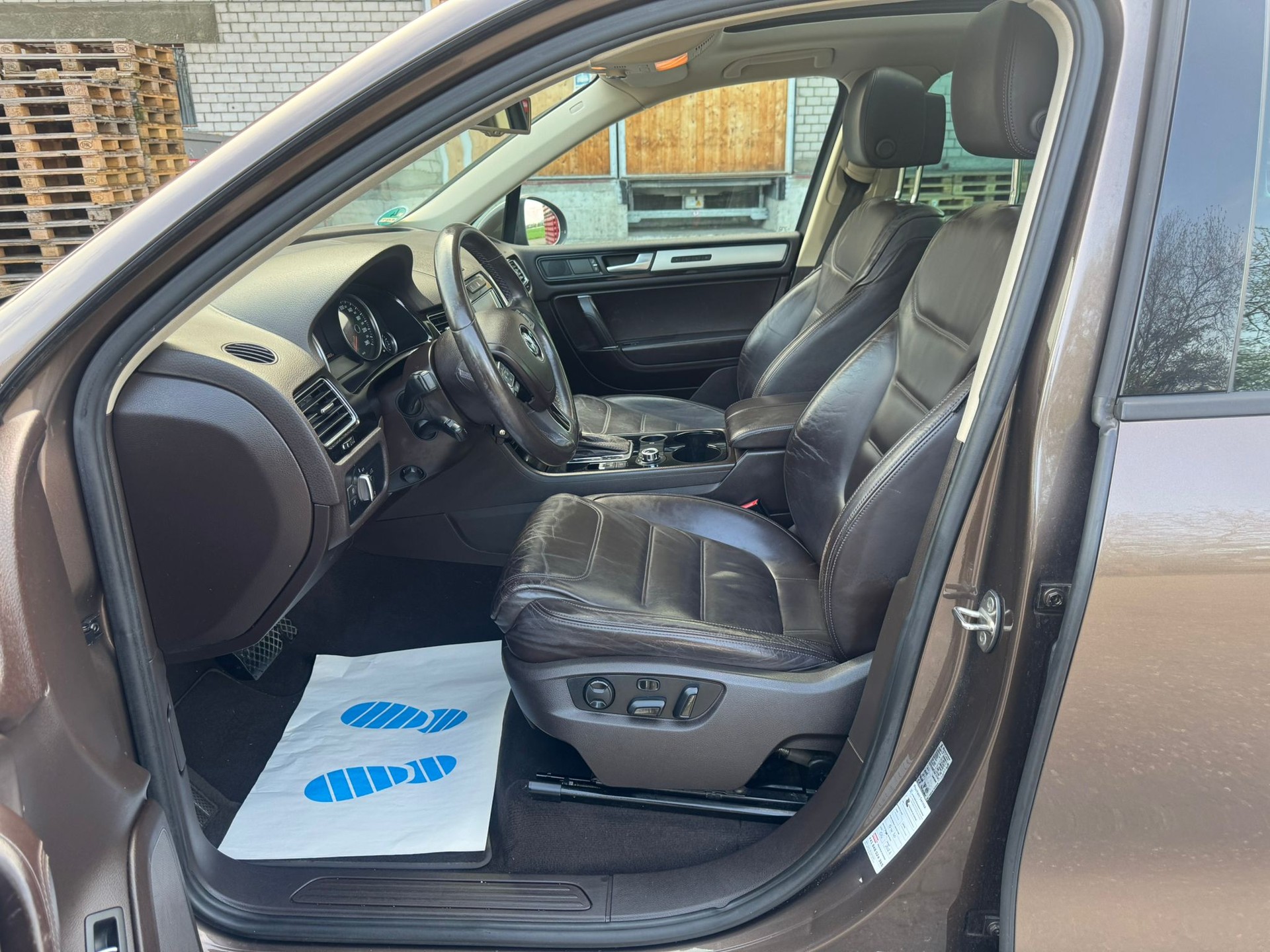 VW Touareg 3.0 TDI BlueMotion Technology Tiptronic-image-13