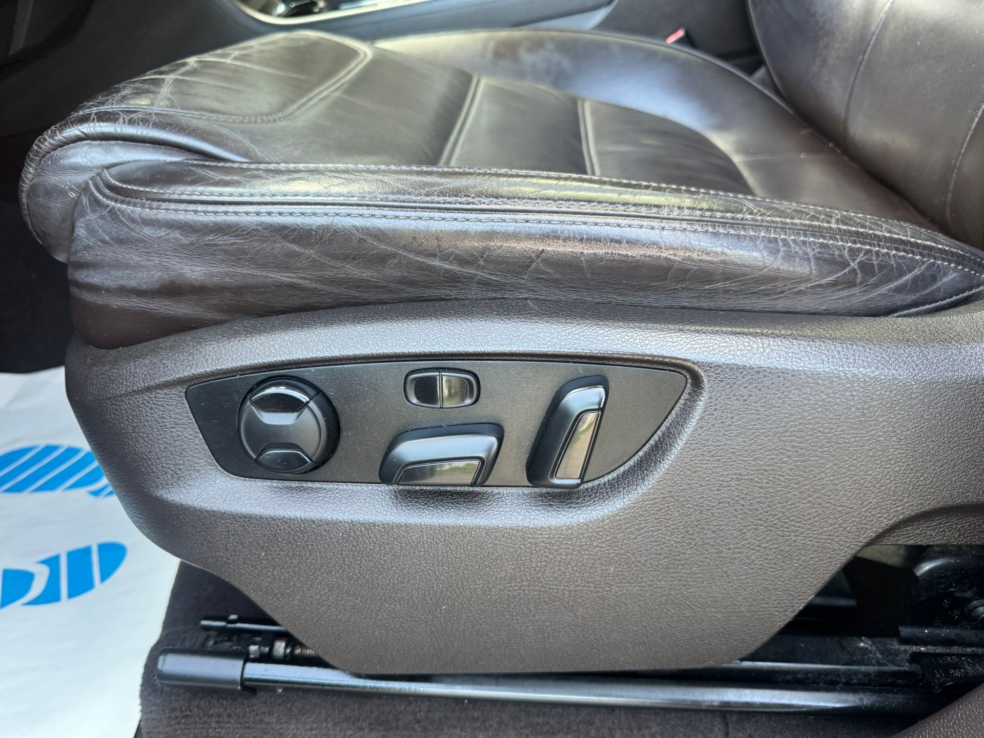 VW Touareg 3.0 TDI BlueMotion Technology Tiptronic-image-16