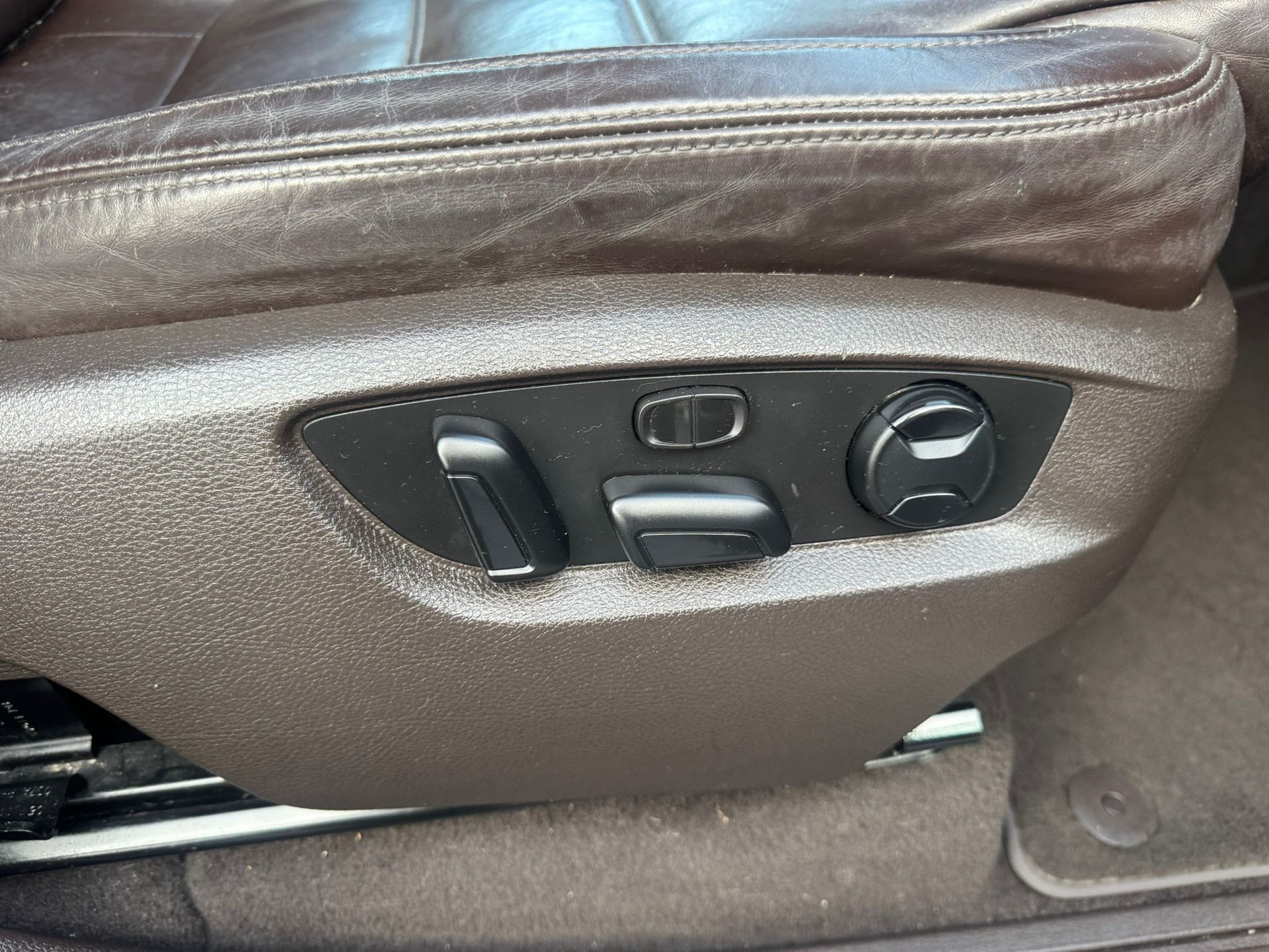 VW Touareg 3.0 TDI BlueMotion Technology Tiptronic-image-11