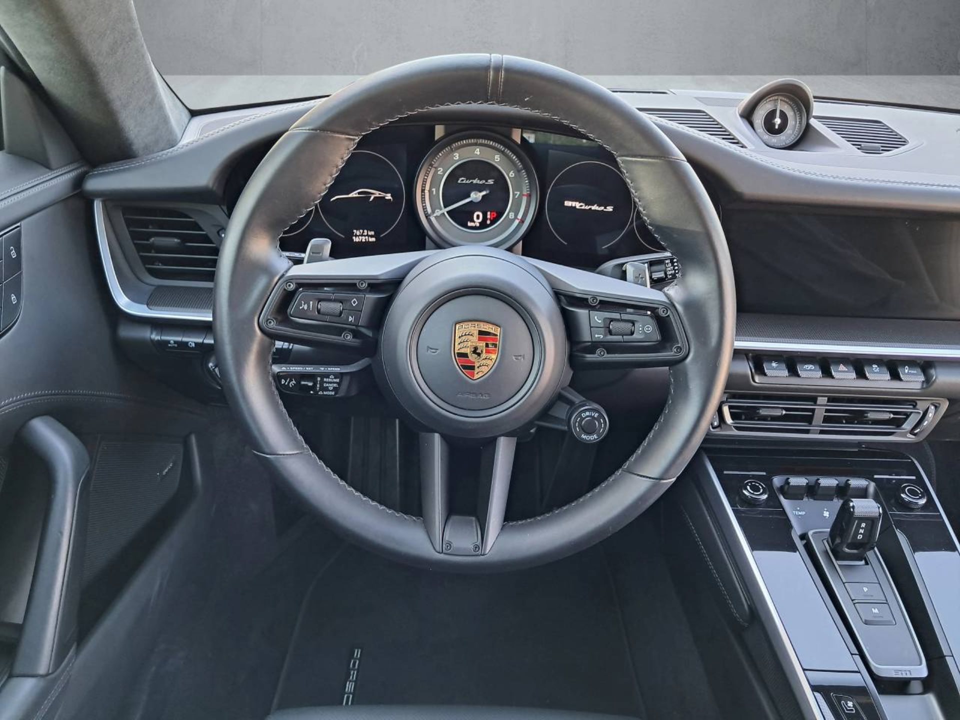 PORSCHE 911 Turbo S (MY22)-image-12