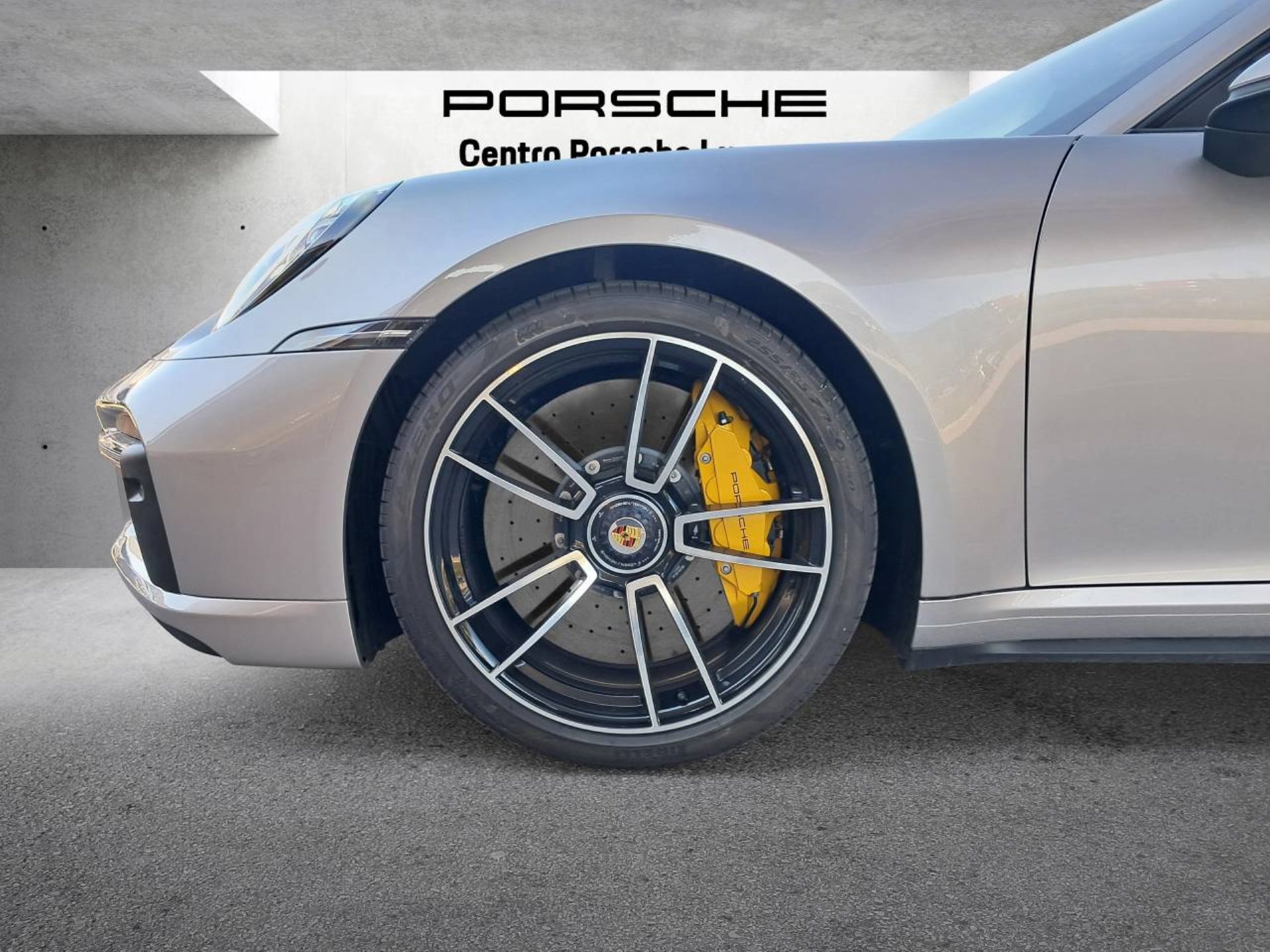 PORSCHE 911 Turbo S (MY22)-image-11