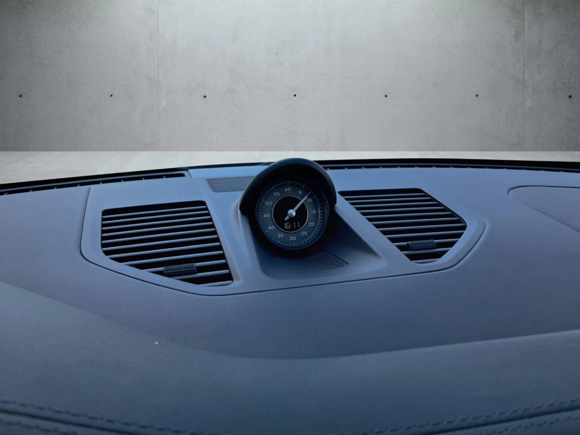 PORSCHE 911 Turbo S (MY22)-image-24