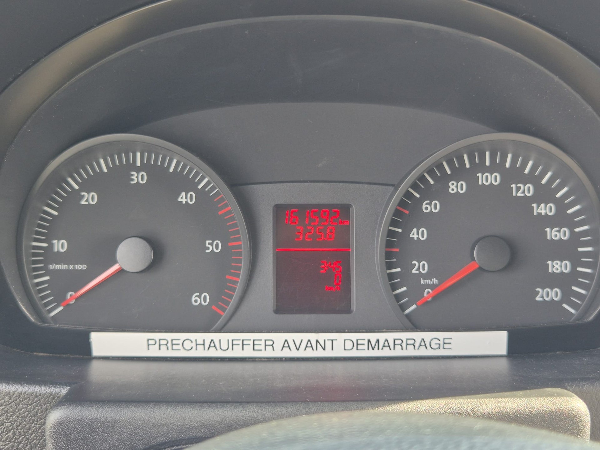 VW Crafter 35 2.5 TDI 109 PS-image-25