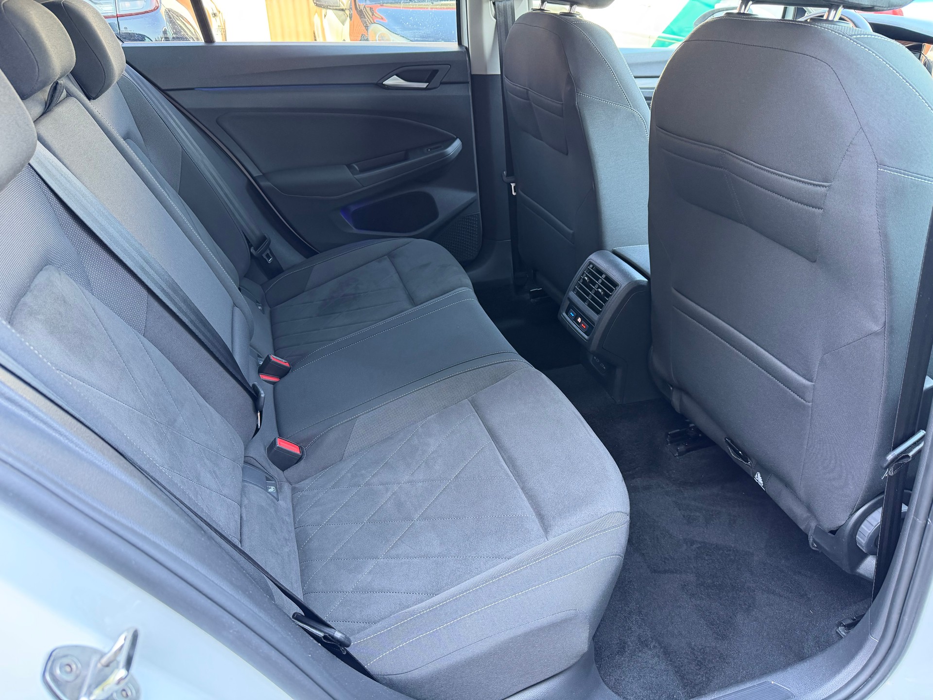 VW Golf 1.5 eTSI mHEV ACT Style DSG-image-17