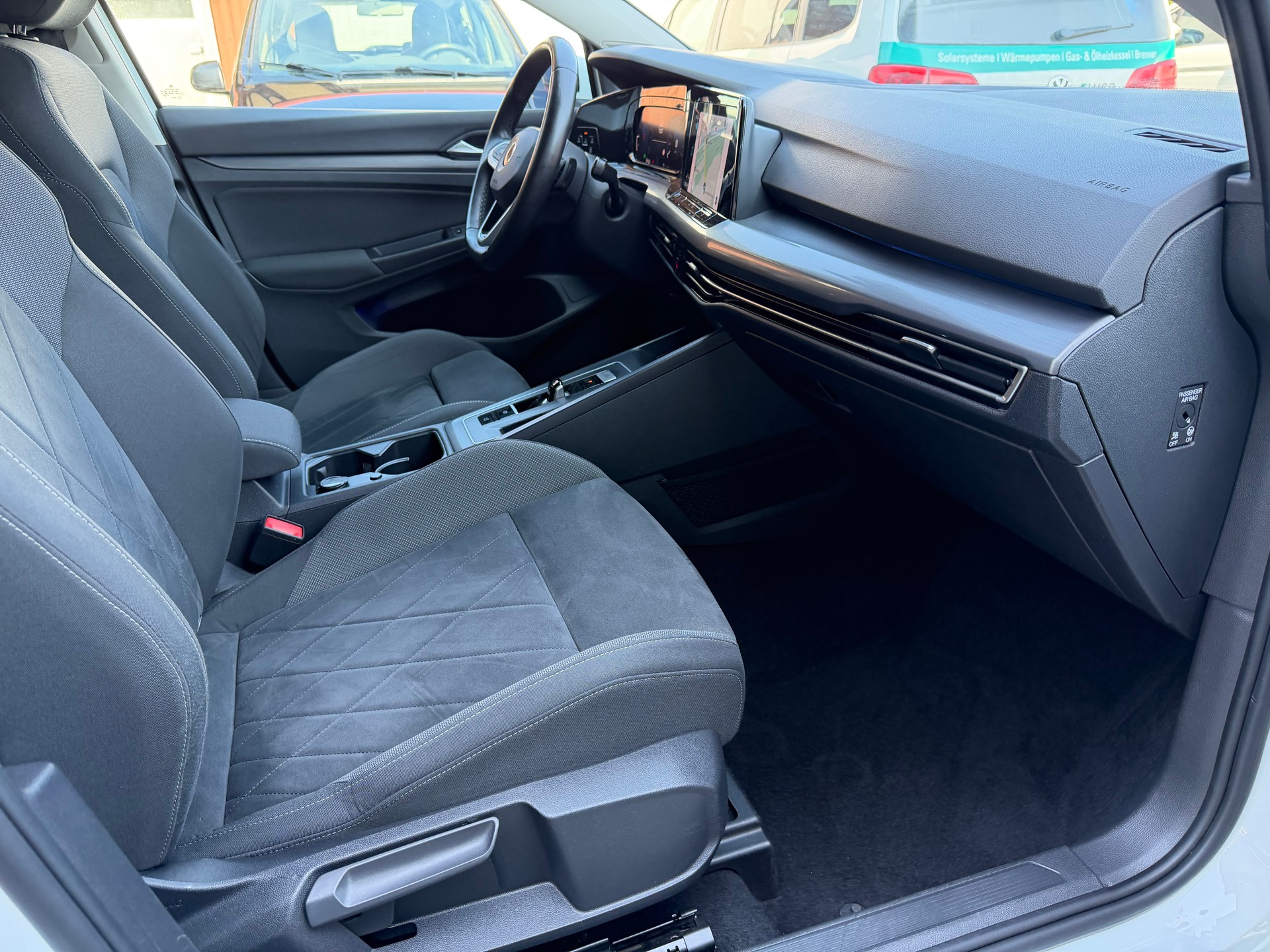 VW Golf 1.5 eTSI mHEV ACT Style DSG-image-15