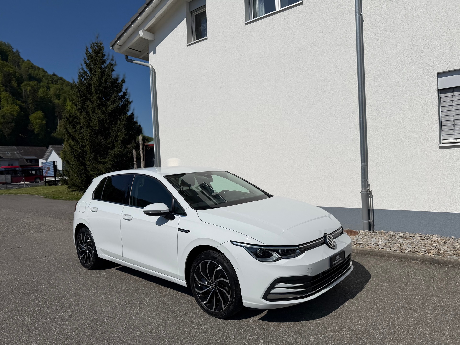 VW Golf 1.5 eTSI mHEV ACT Style DSG-image-2