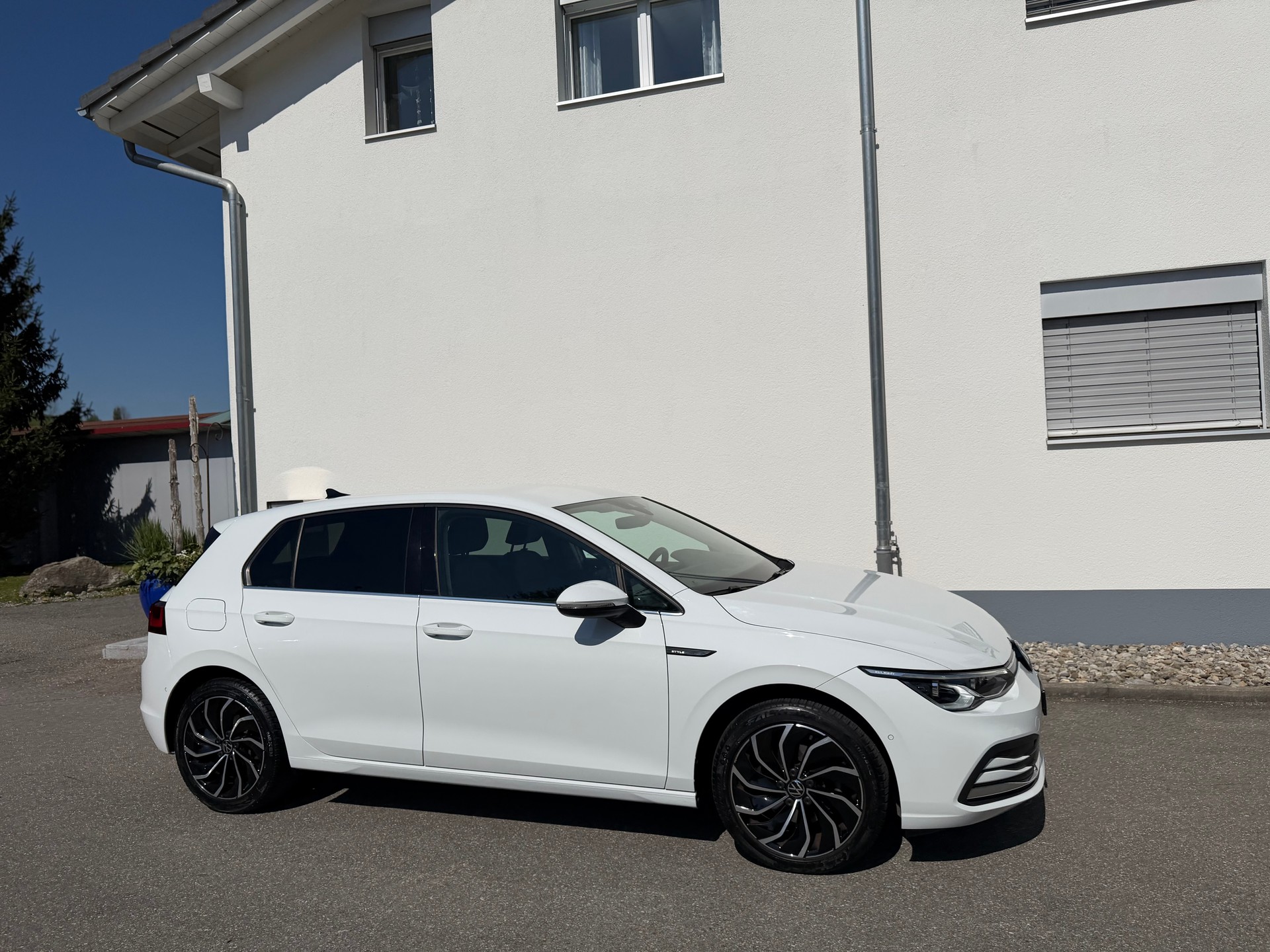 VW Golf 1.5 eTSI mHEV ACT Style DSG-image-3