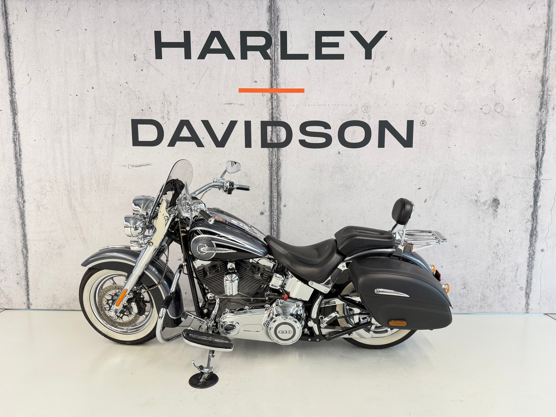 HARLEY-DAVIDSON FLSTNSE Softail Deluxe ABS CVO-showroom-element-3