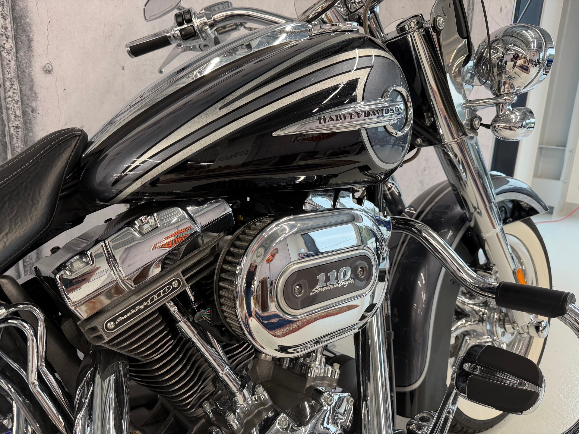 HARLEY-DAVIDSON FLSTNSE Softail Deluxe ABS CVO-image-7