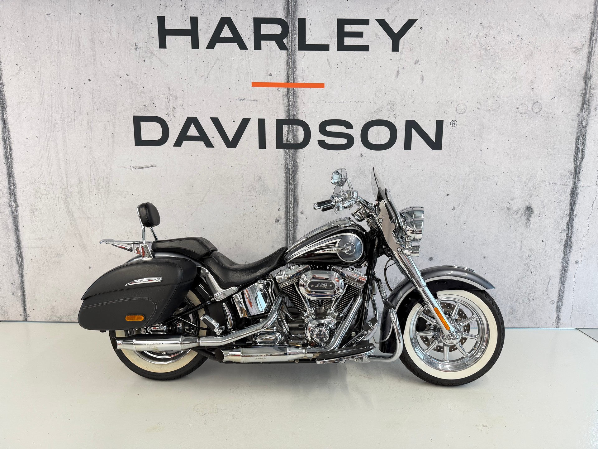 HARLEY-DAVIDSON FLSTNSE Softail Deluxe ABS CVO