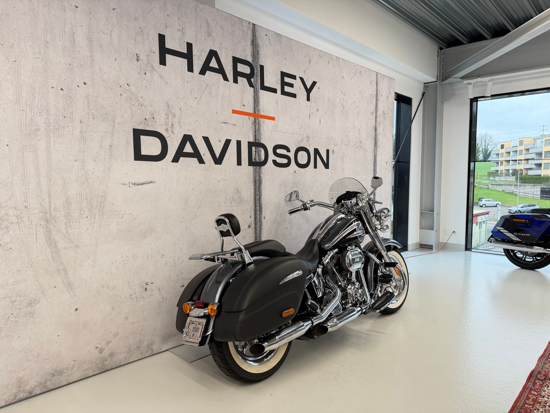 HARLEY-DAVIDSON FLSTNSE Softail Deluxe ABS CVO-showroom-element-2