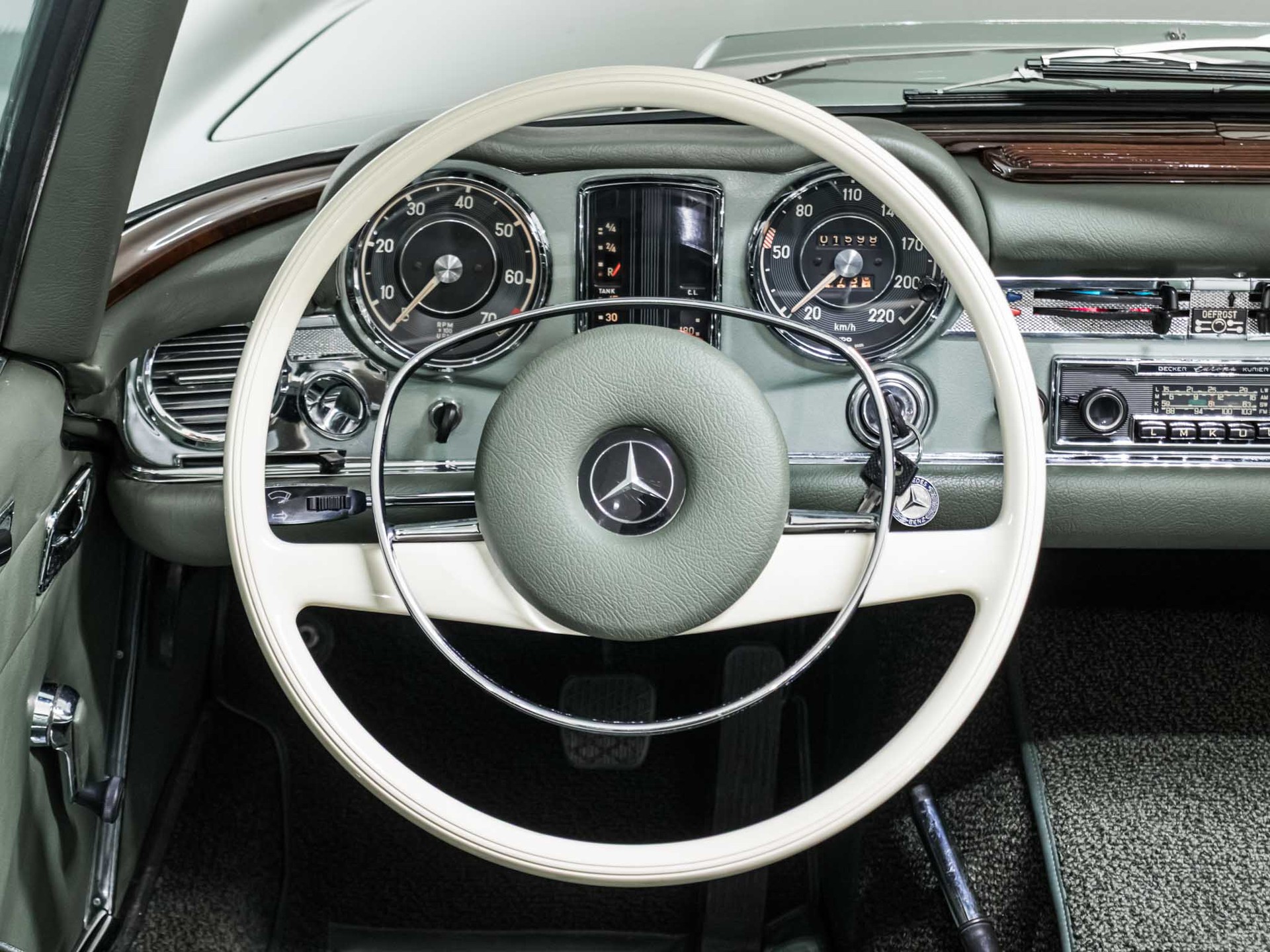 MERCEDES-BENZ 280 SL Pagode-image-8